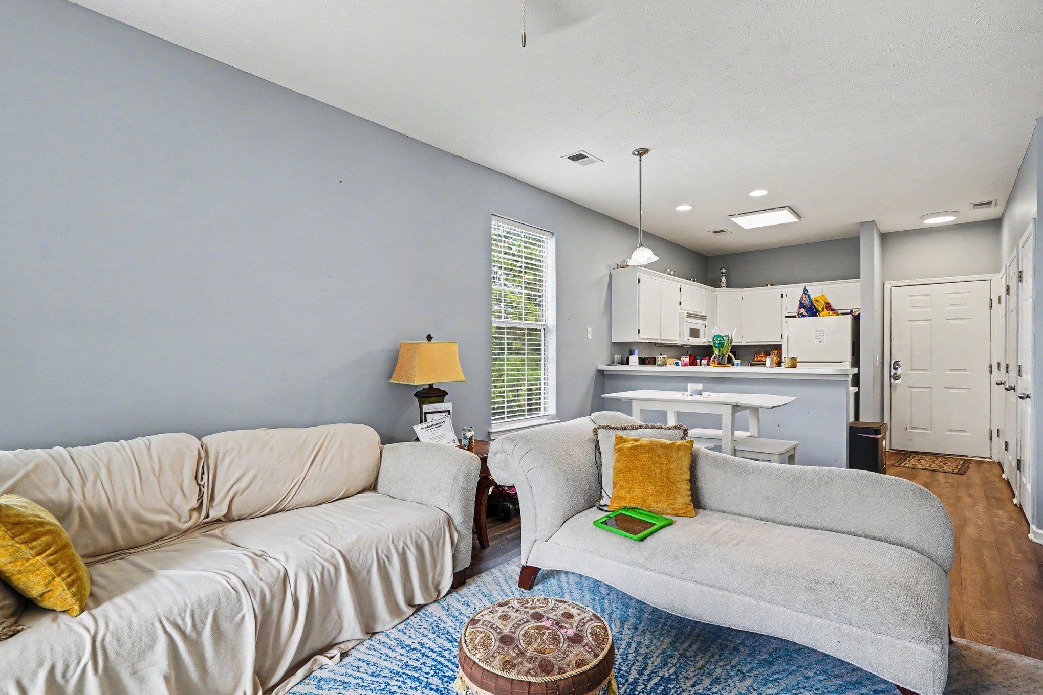 504 River Oaks Dr. Property Photo 2
