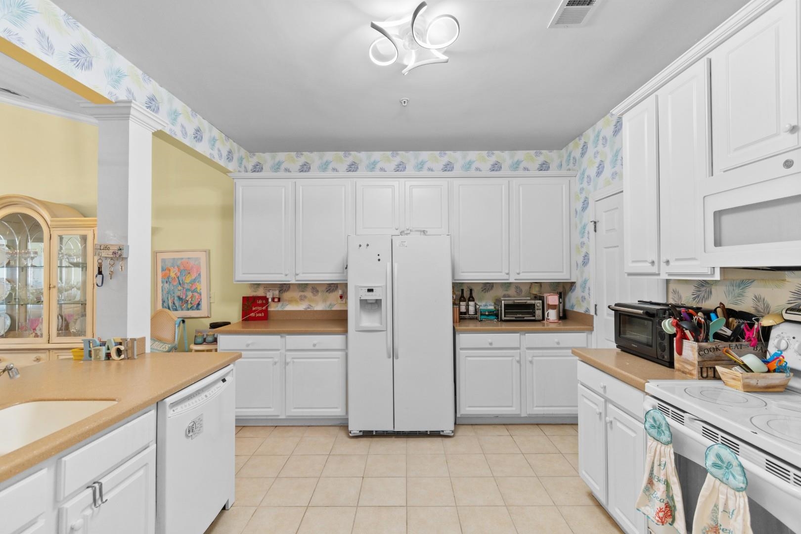 700 Pickering Dr. Property Photo 3