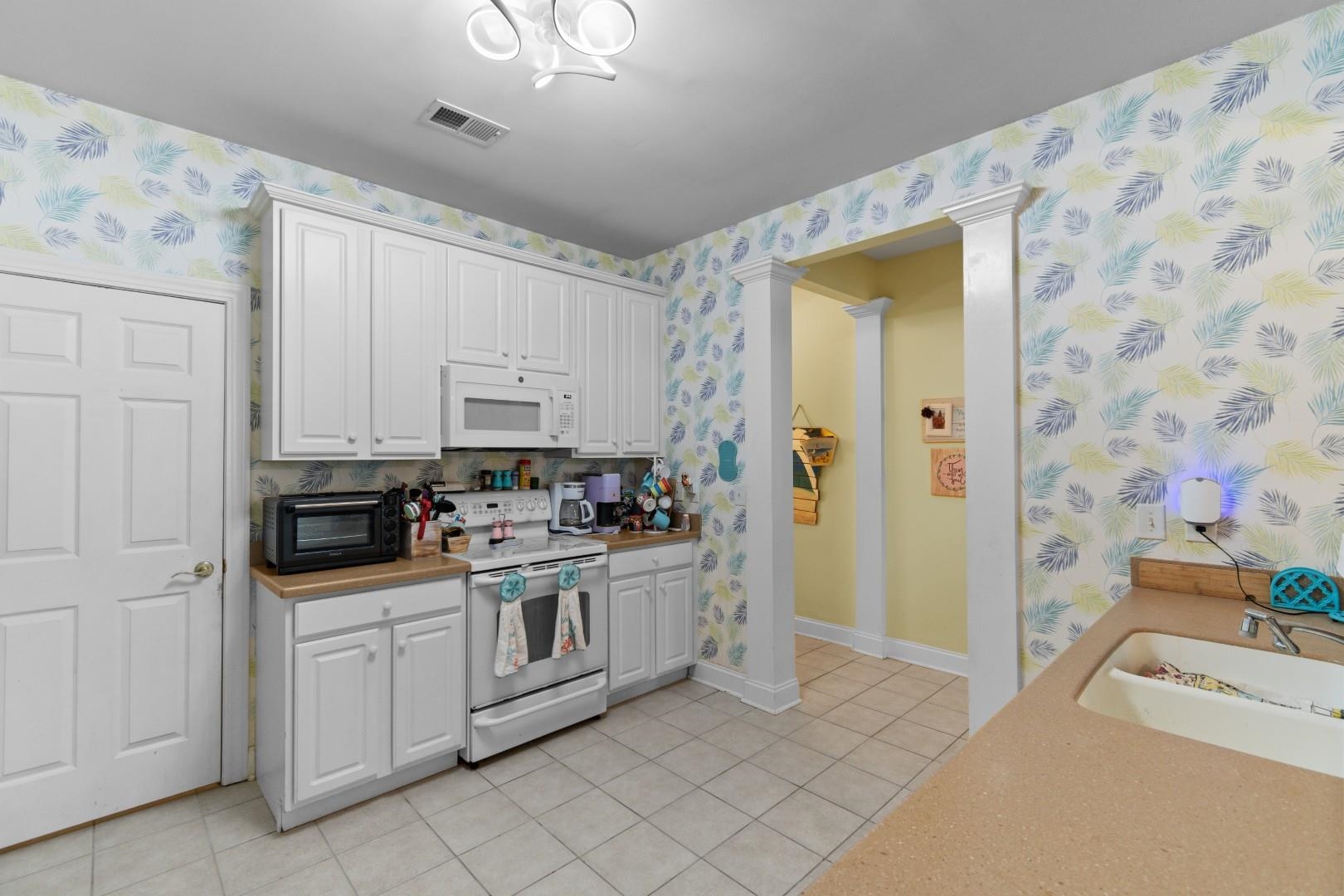 700 Pickering Dr. Property Photo 5