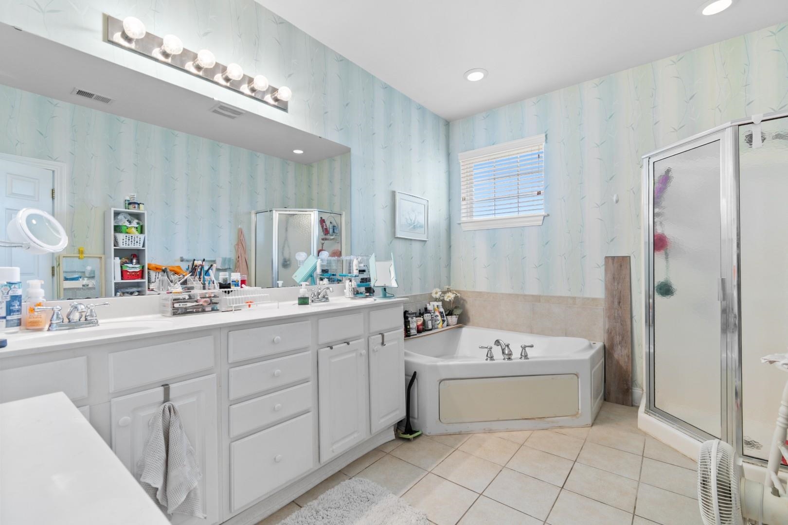 700 Pickering Dr. Property Photo 16