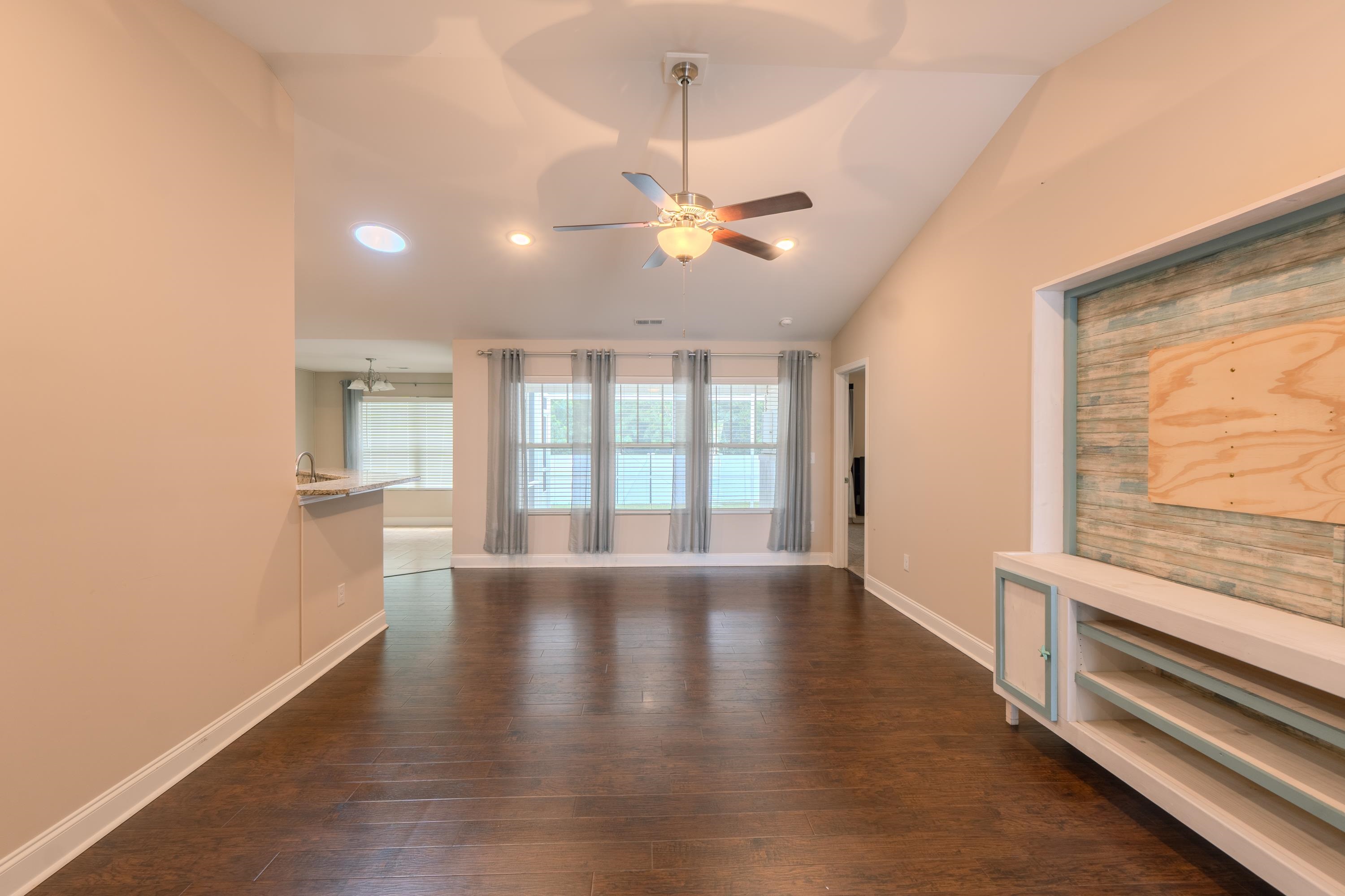 373 Sun Colony Blvd. Property Photo 6