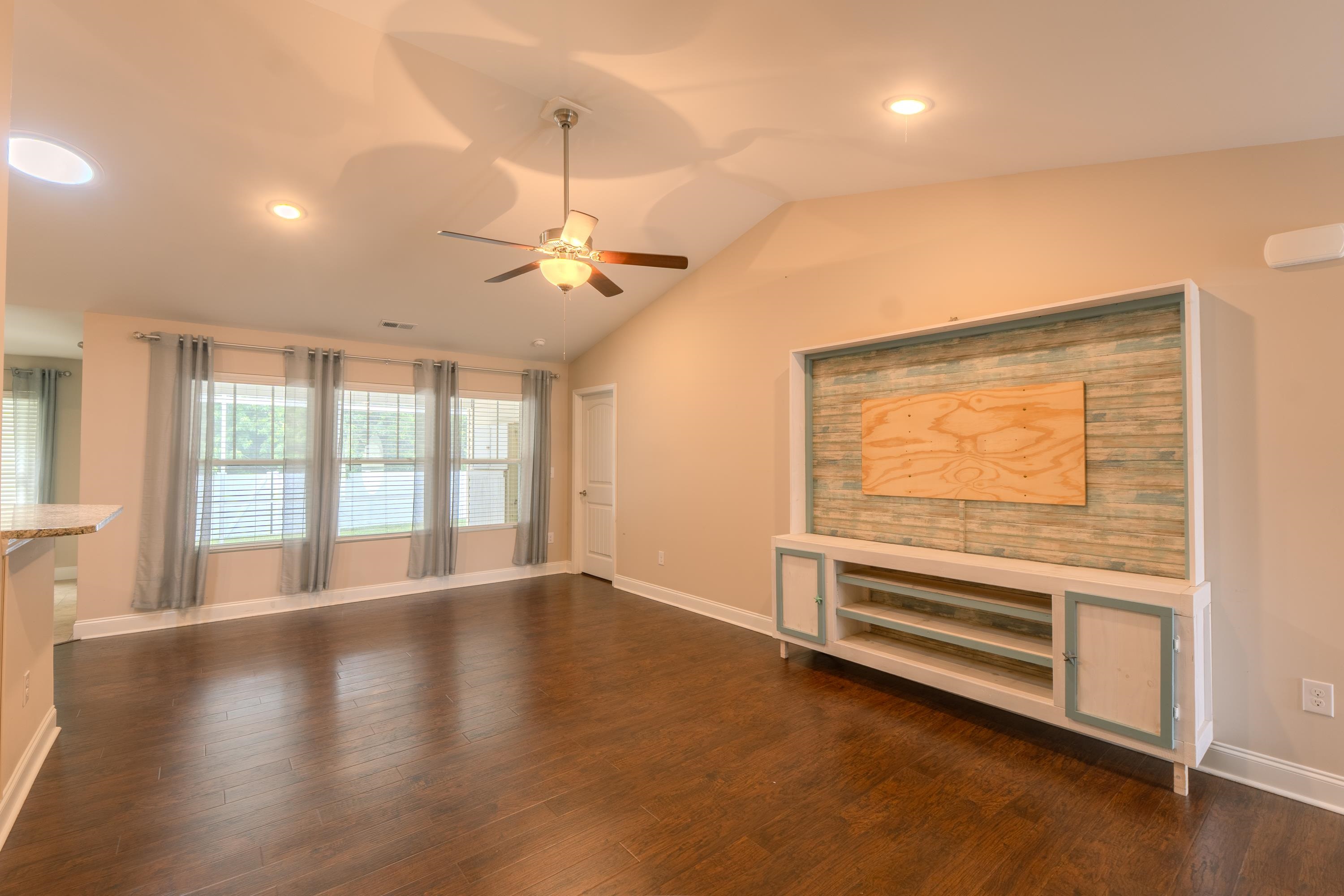 373 Sun Colony Blvd. Property Photo 7