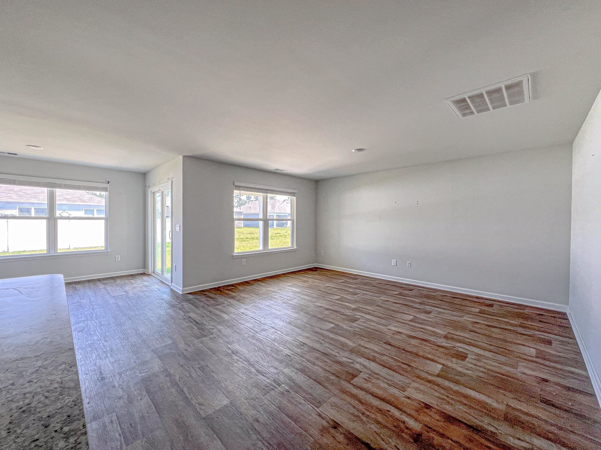 339 Spruce Pine Way Property Photo 4