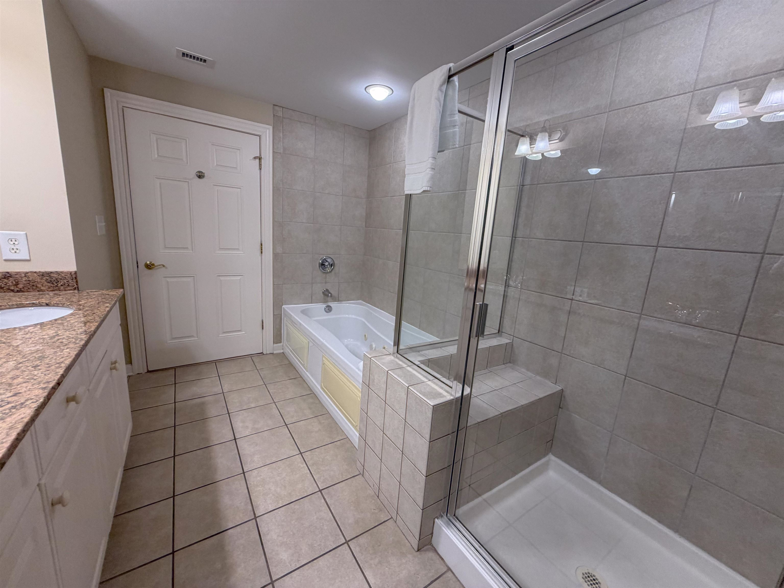 9994 Beach Club Dr. Property Photo 19