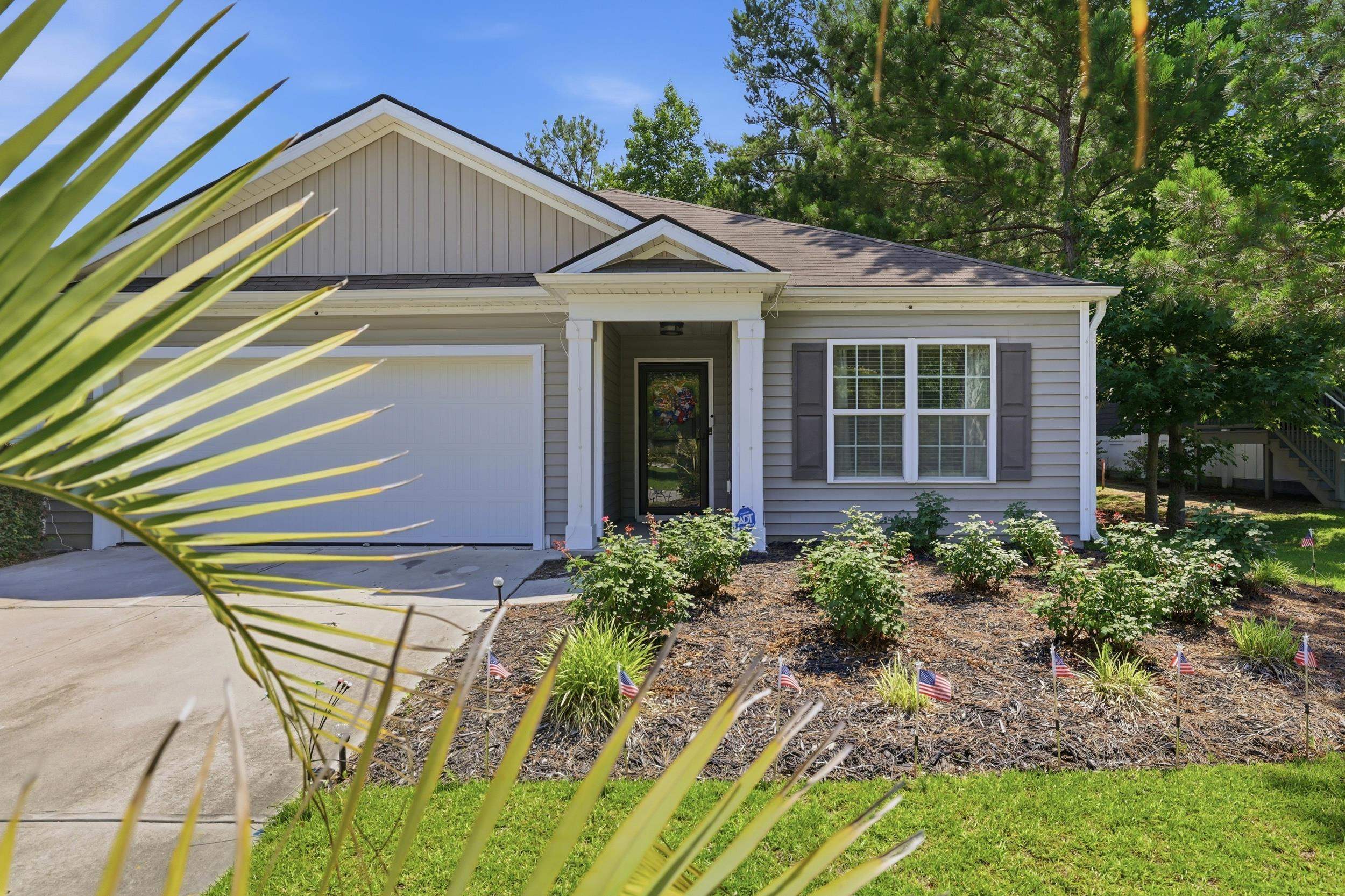 100 Oak Leaf Dr. Property Photo 6
