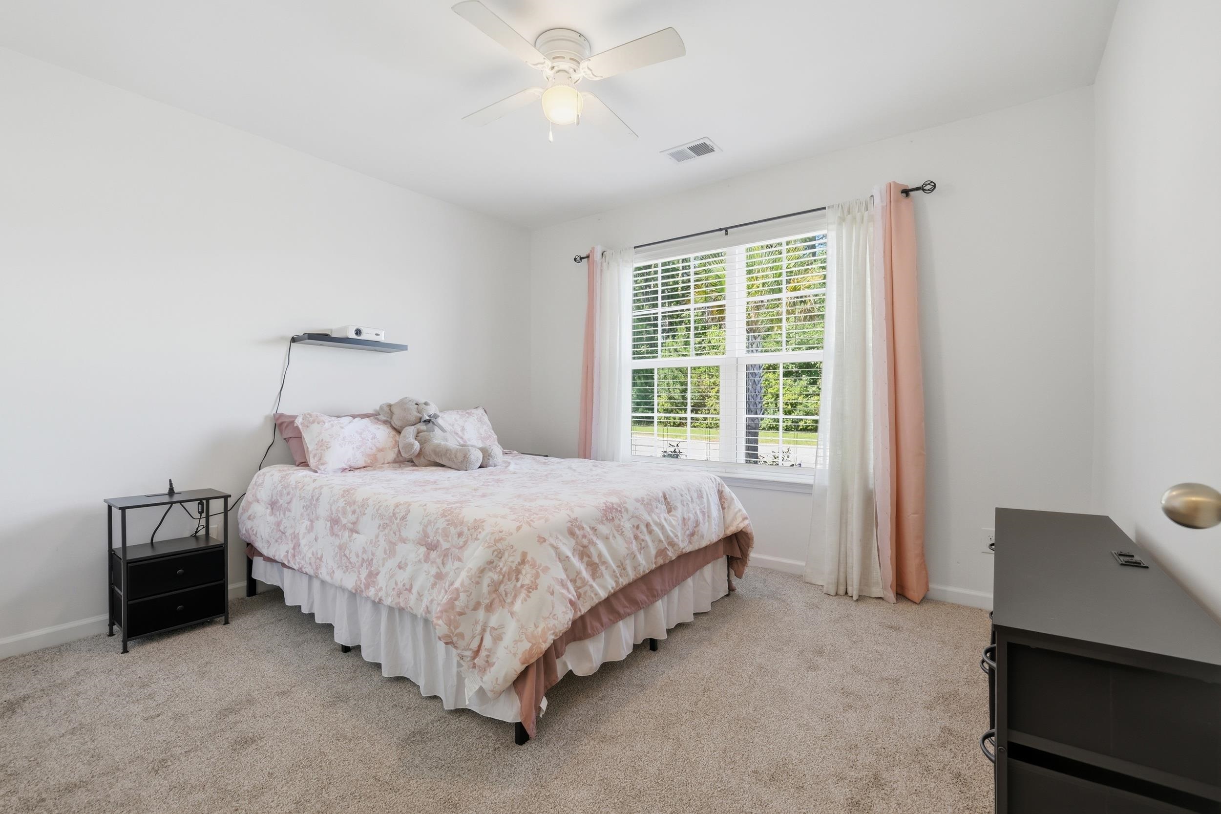 100 Oak Leaf Dr. Property Photo 10