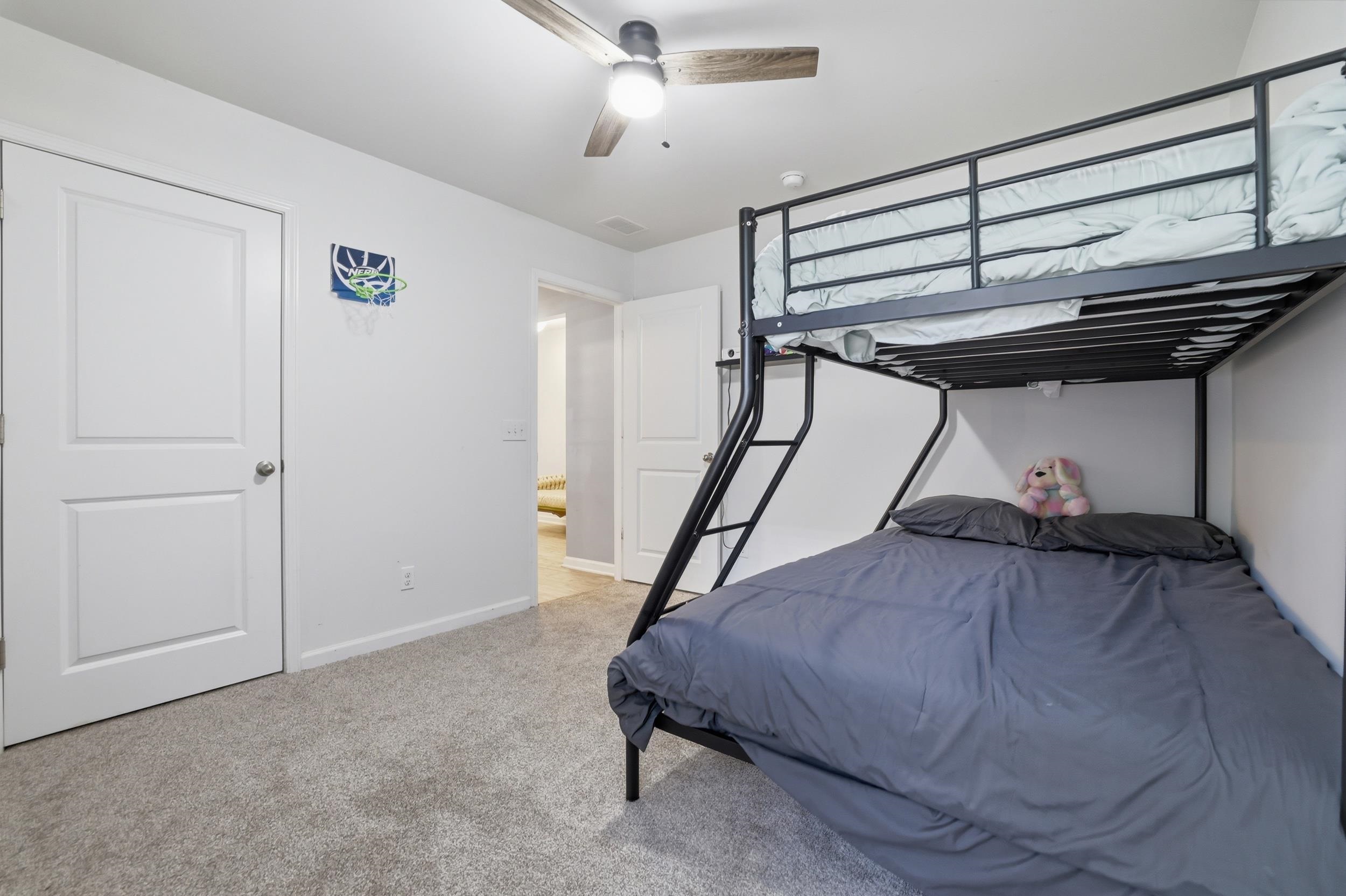 100 Oak Leaf Dr. Property Photo 14