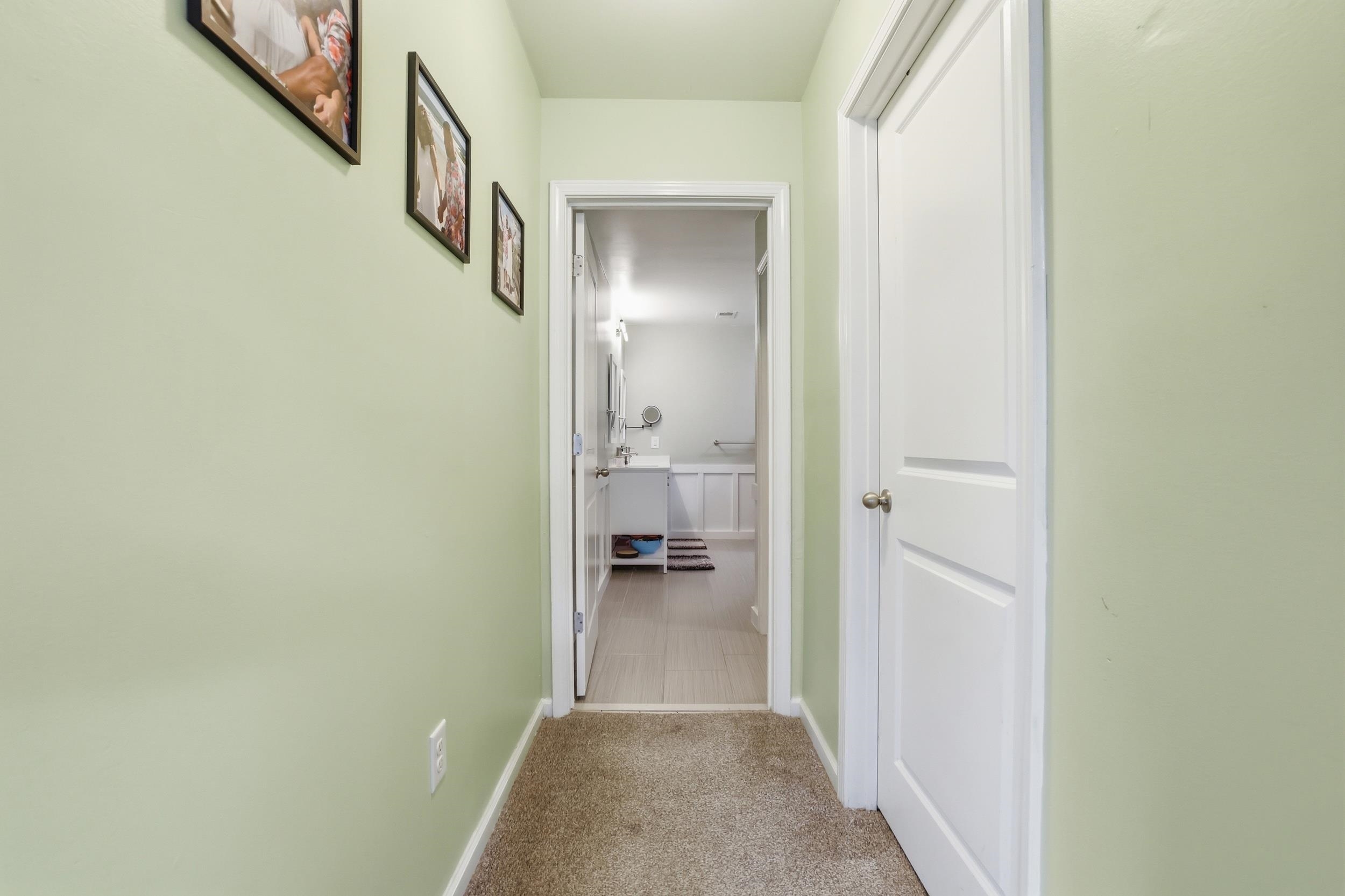 100 Oak Leaf Dr. Property Photo 18