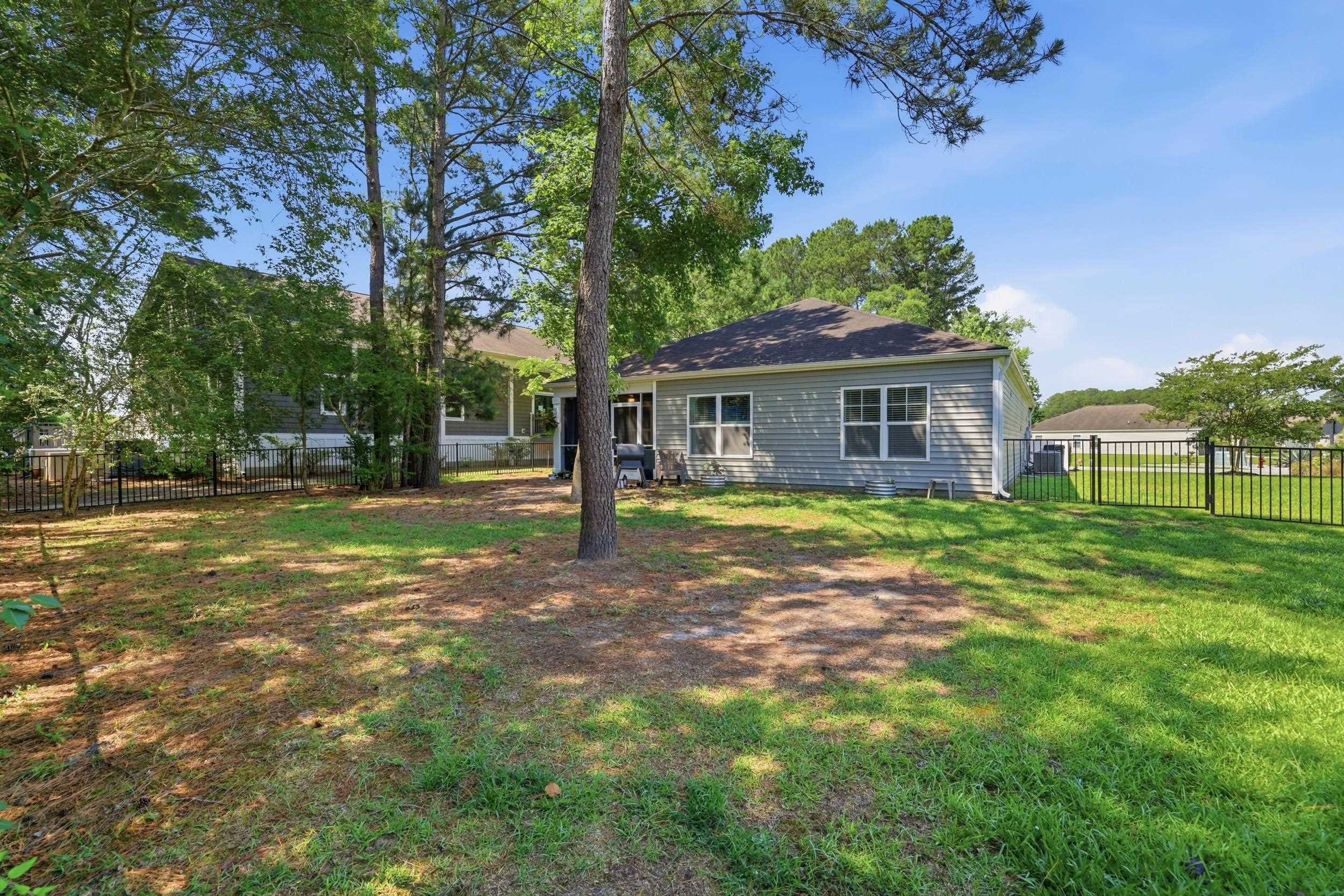 100 Oak Leaf Dr. Property Photo 36
