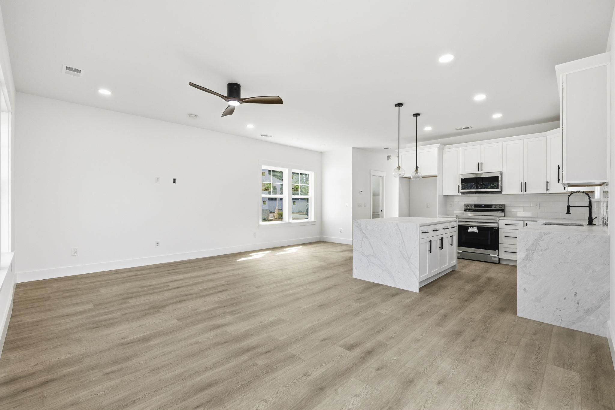 830 Whispering Tide Ct. Property Photo 3