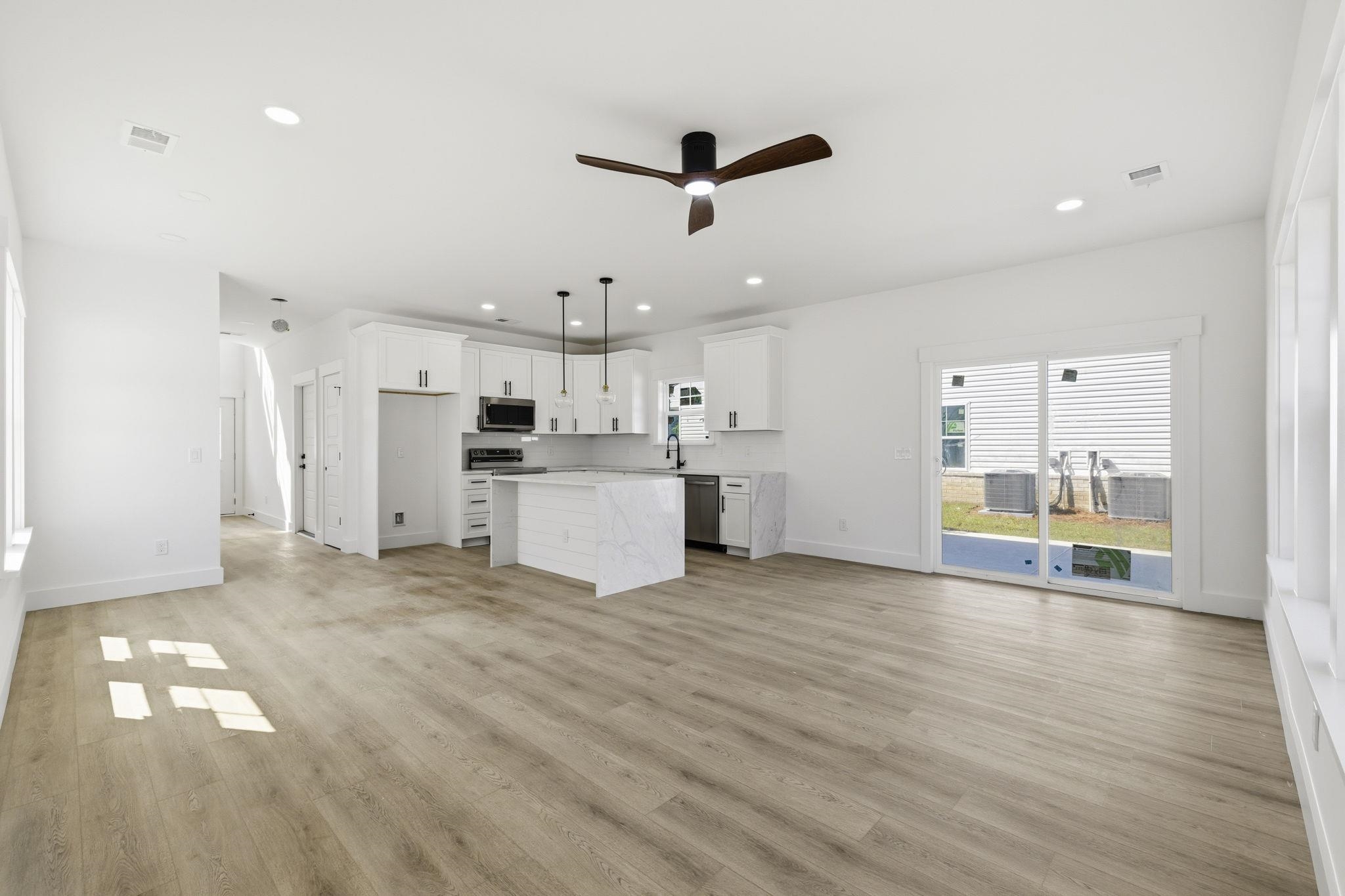 830 Whispering Tide Ct. Property Photo 4