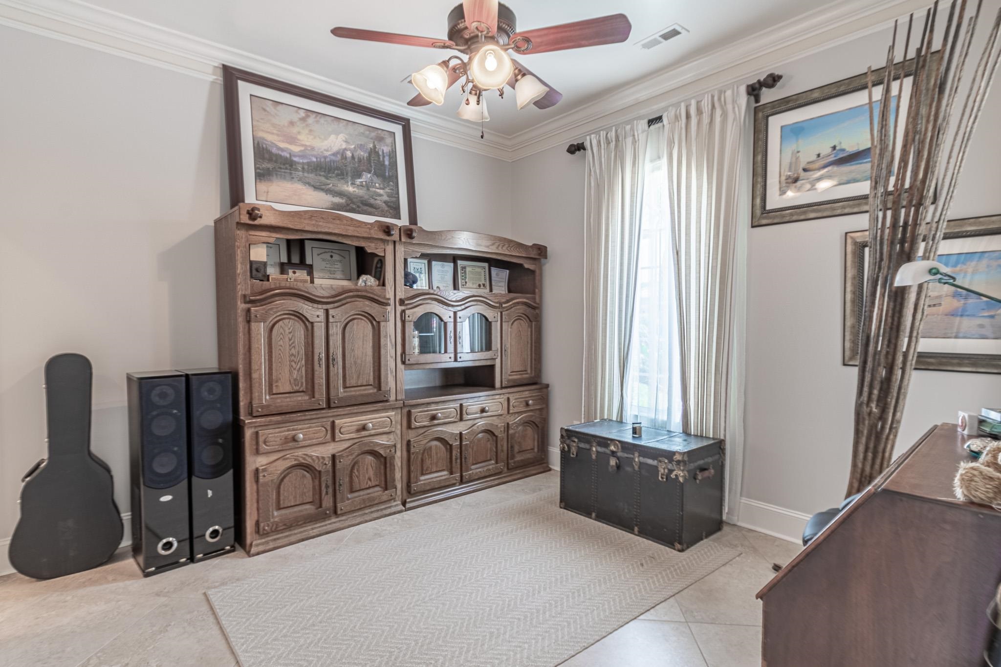 1011 Bluffview Dr. Property Photo 39