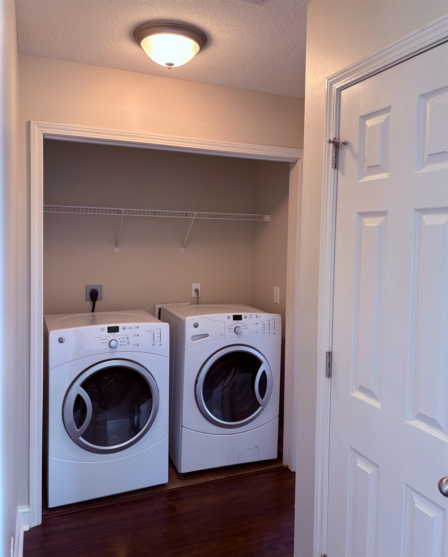208 Hickory Springs Ct. Property Photo 16