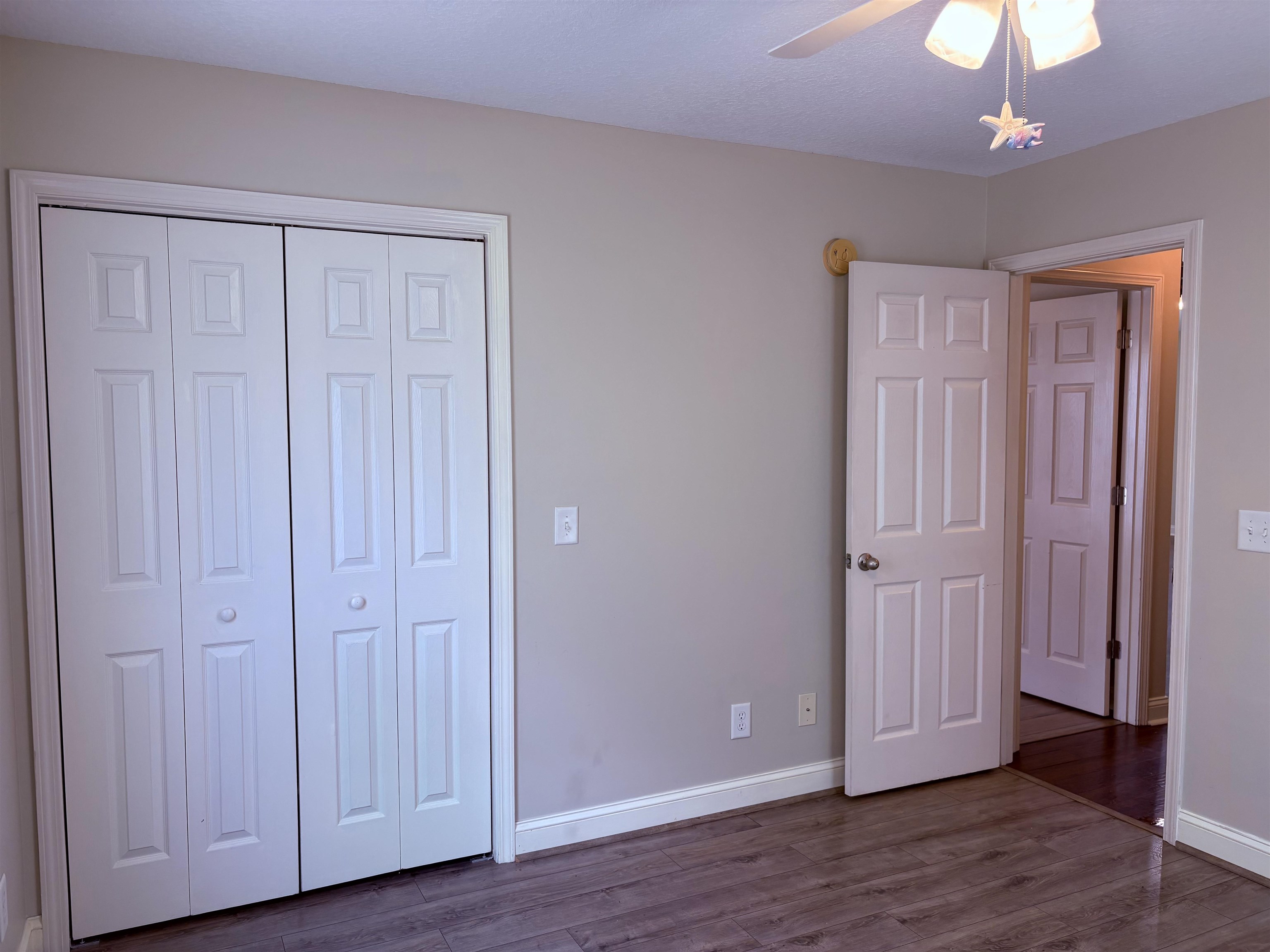 208 Hickory Springs Ct. Property Photo 30