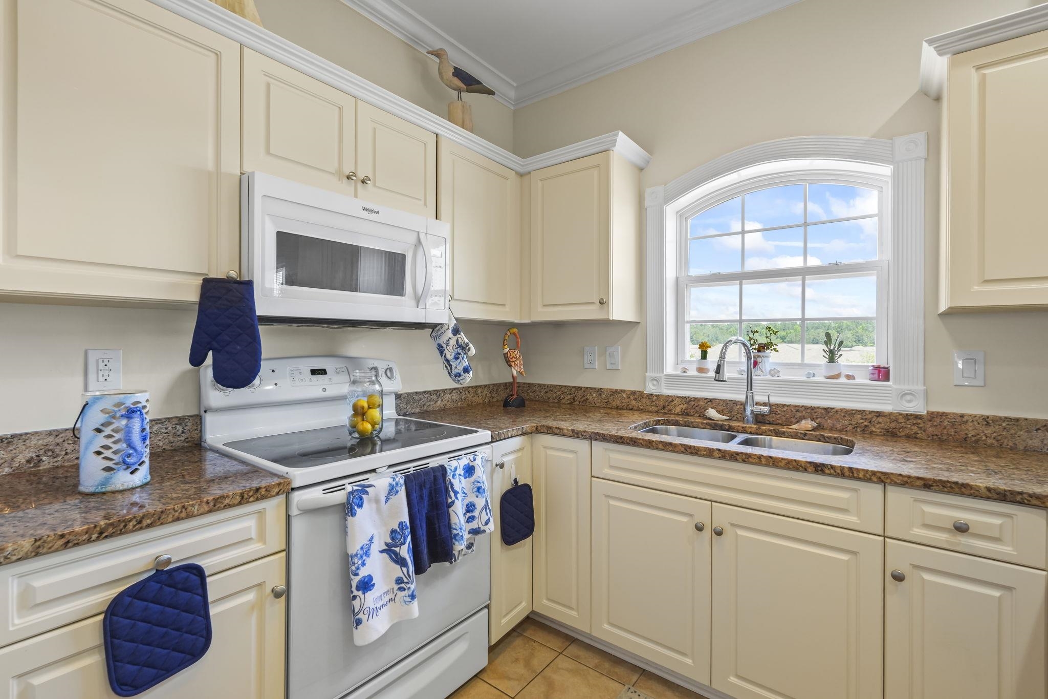 110 South Shore Blvd. Property Photo 4