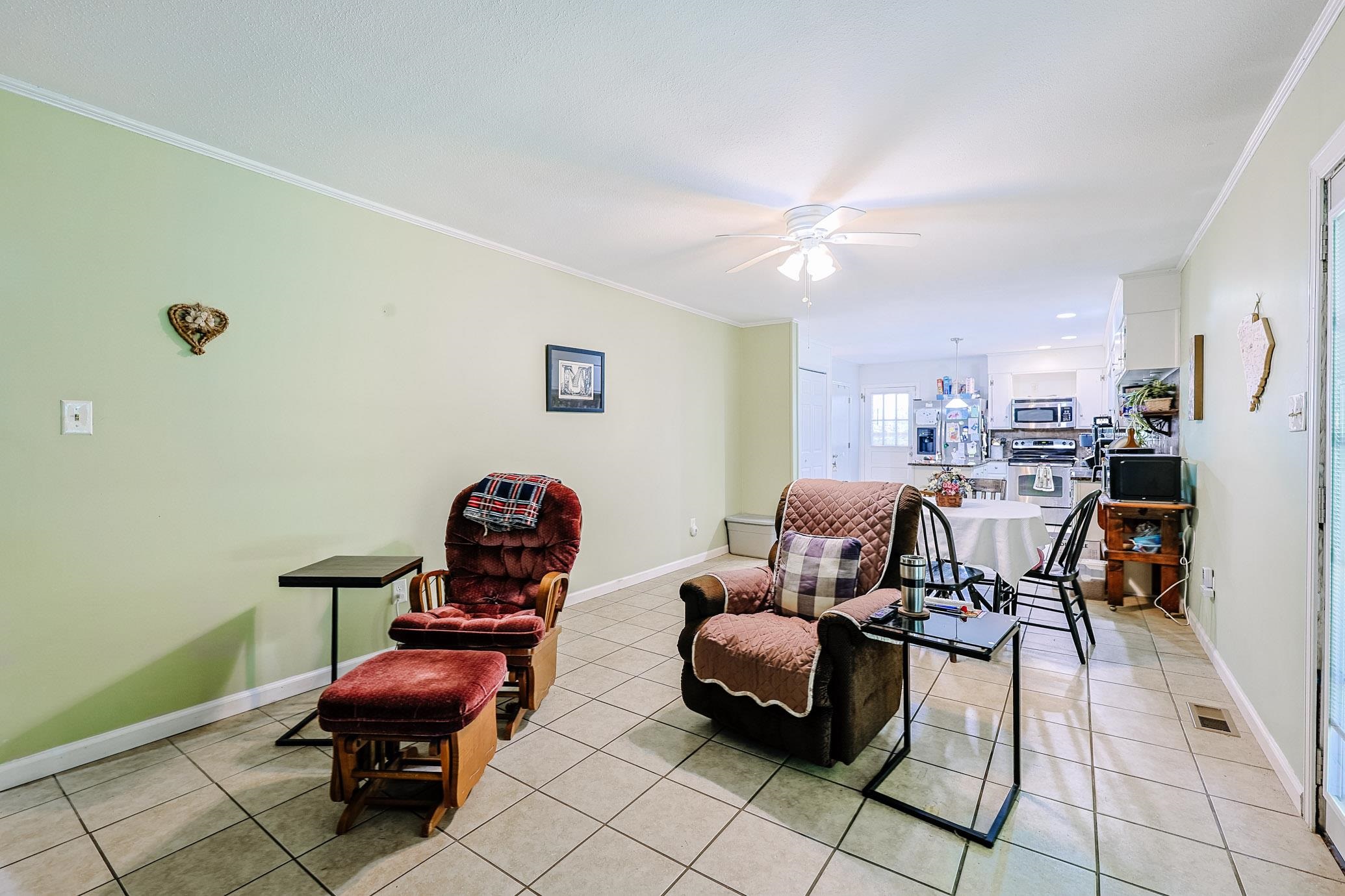 1872 E Marion St. Property Photo 3