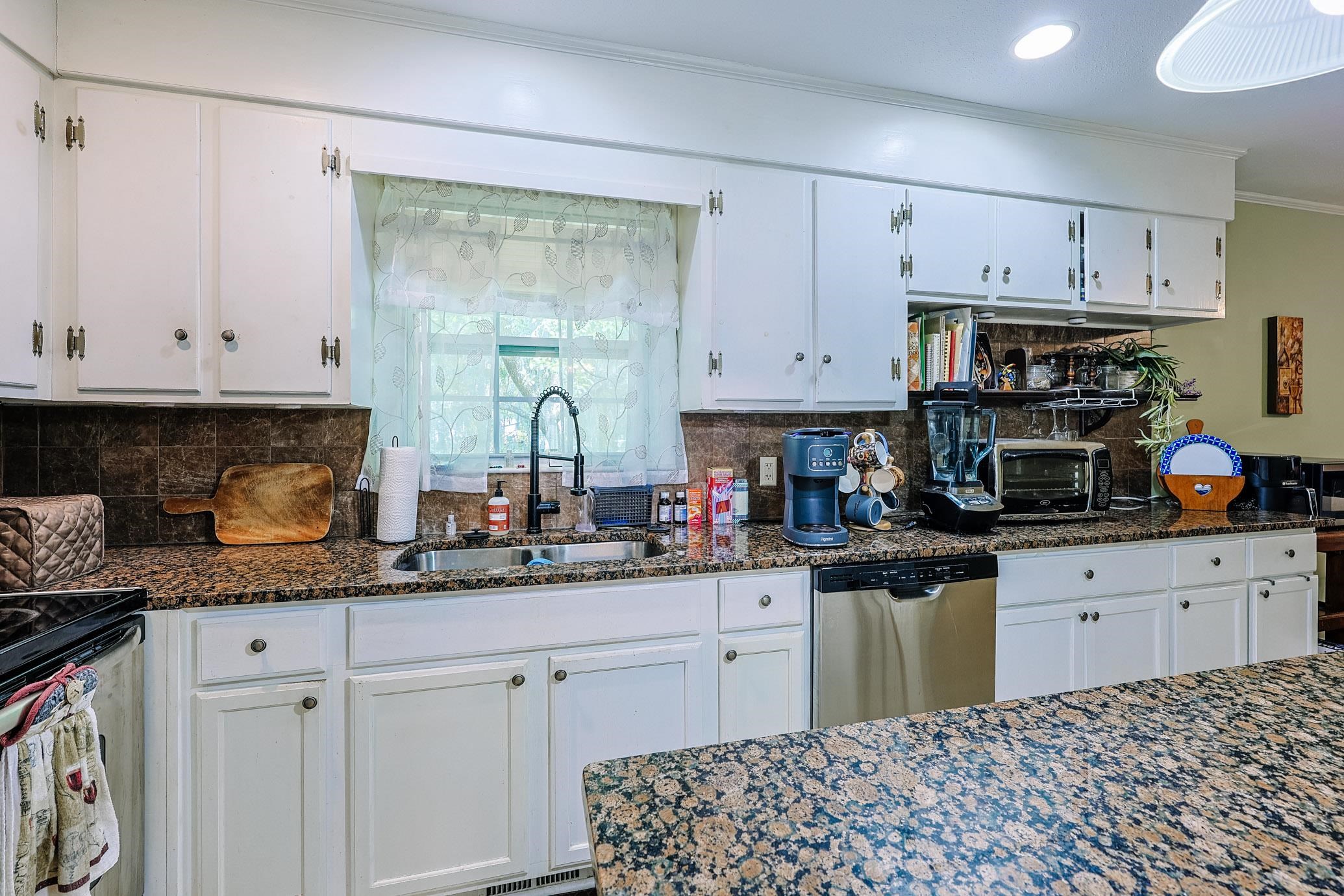 1872 E Marion St. Property Photo 6