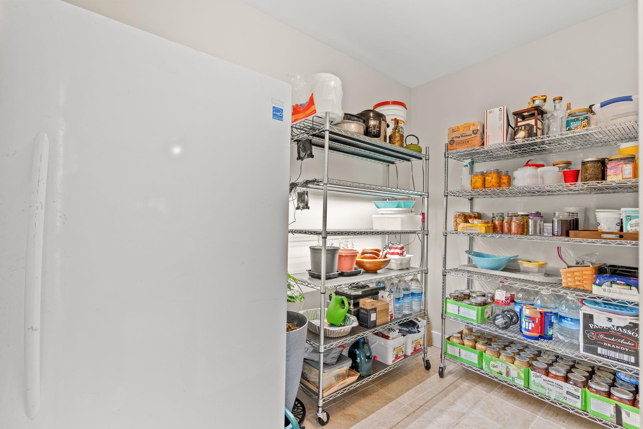 212 Hull St. Property Photo 14