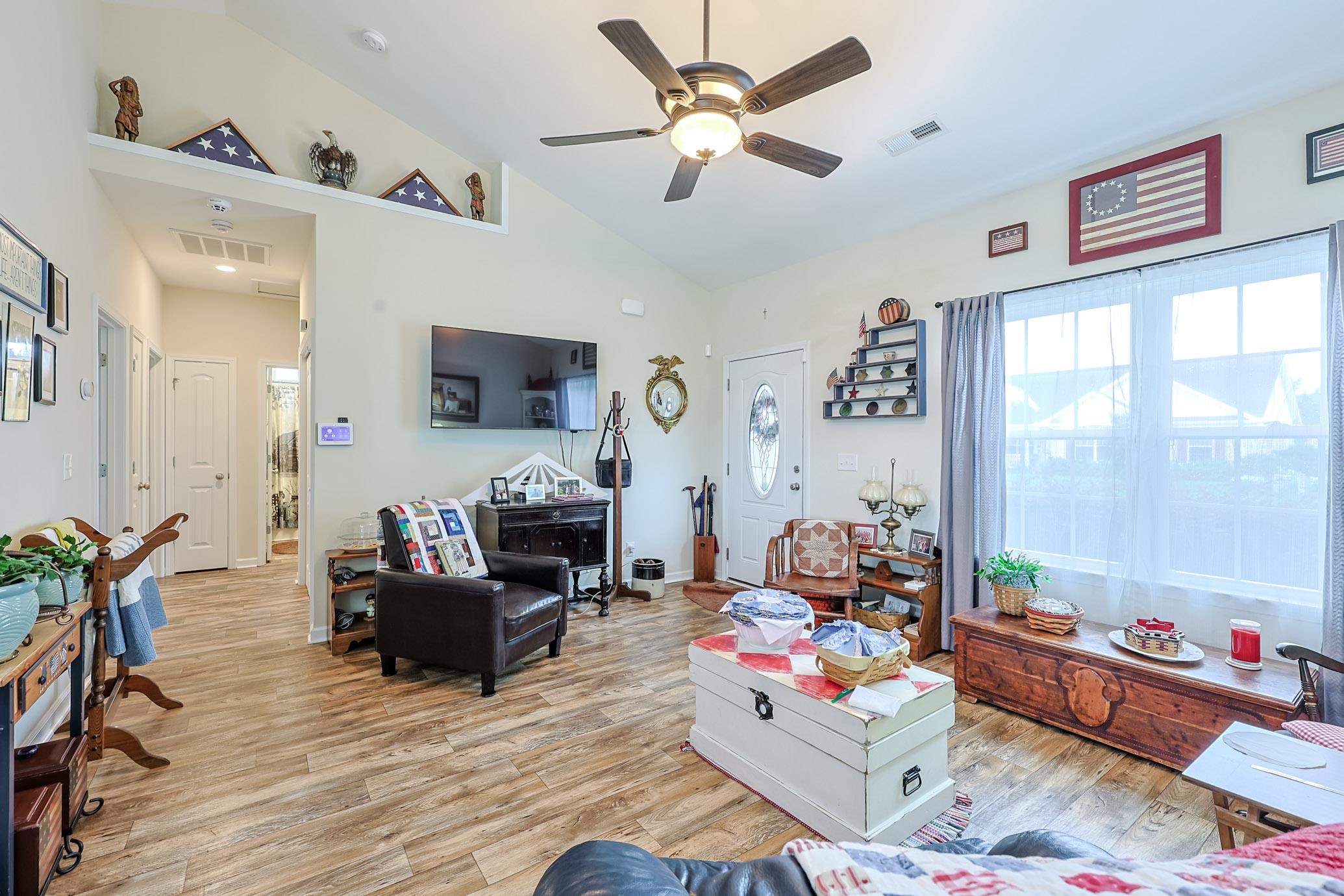 156 Oak Crest Circle Property Photo 4