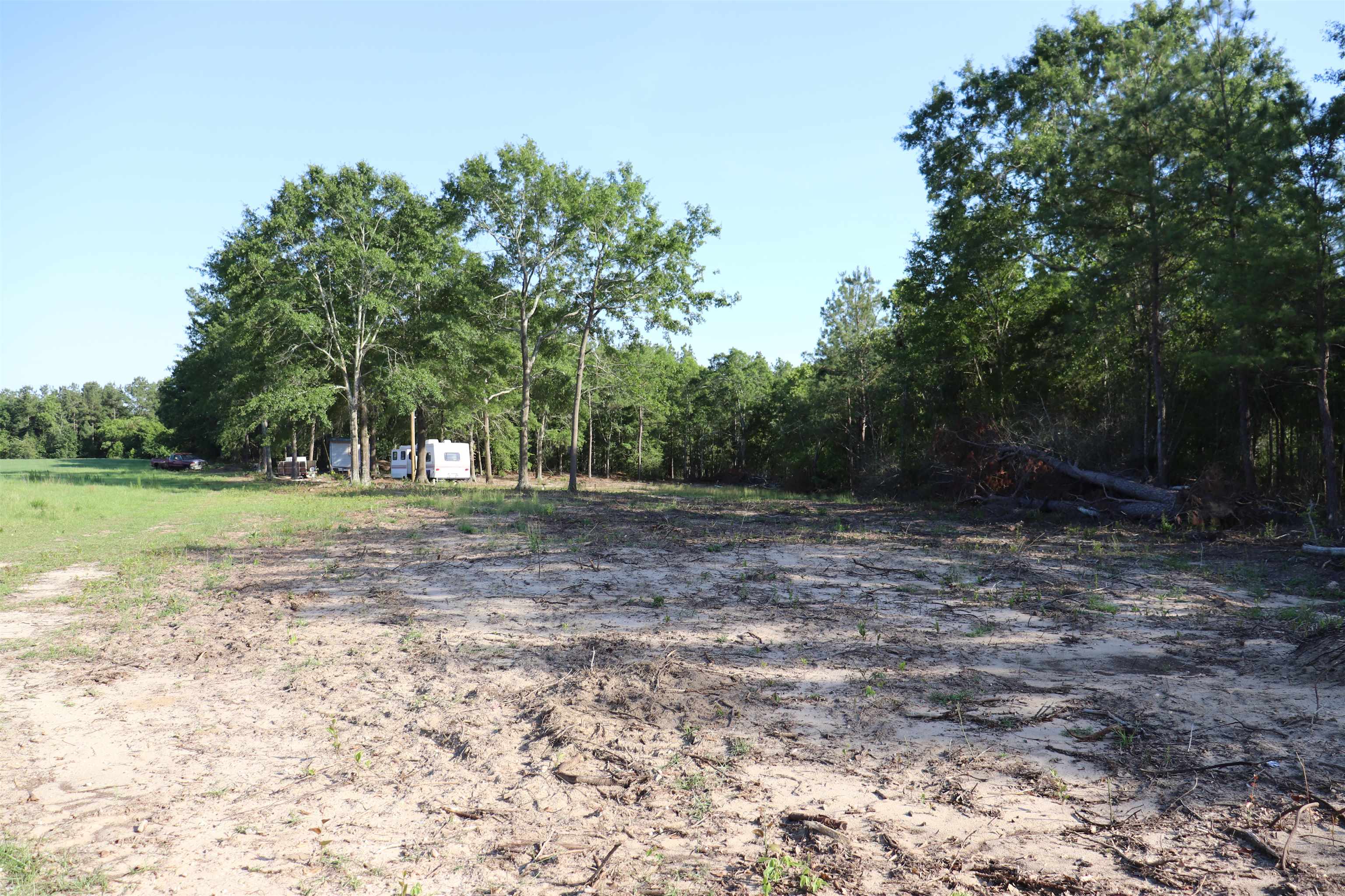 2631 Charlie Johnson Rd Property Photo 3