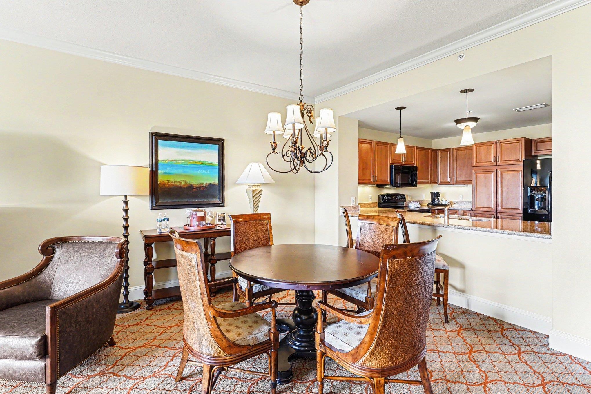8121 Amalfi Pl. Property Photo 8