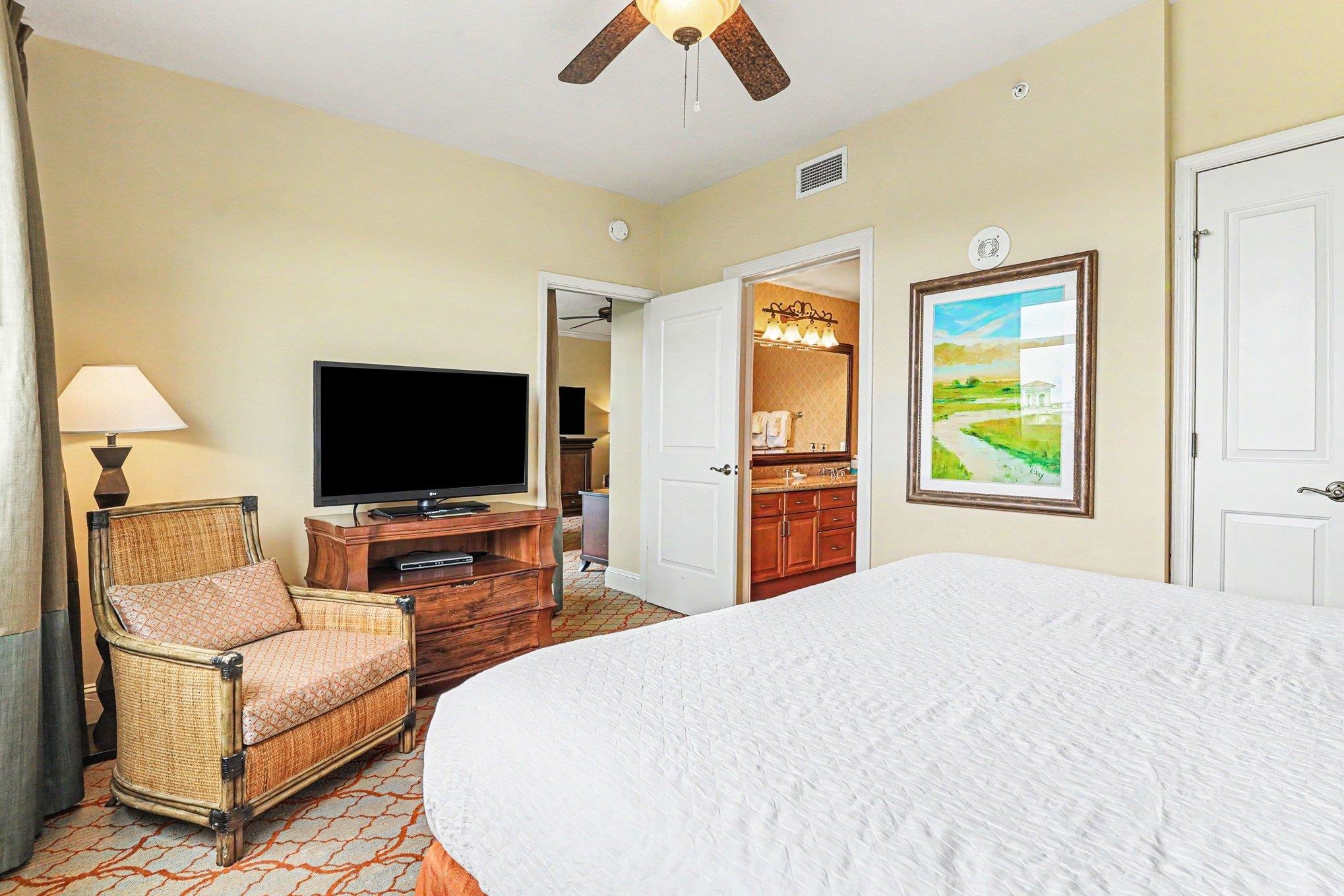 8121 Amalfi Pl. Property Photo 12