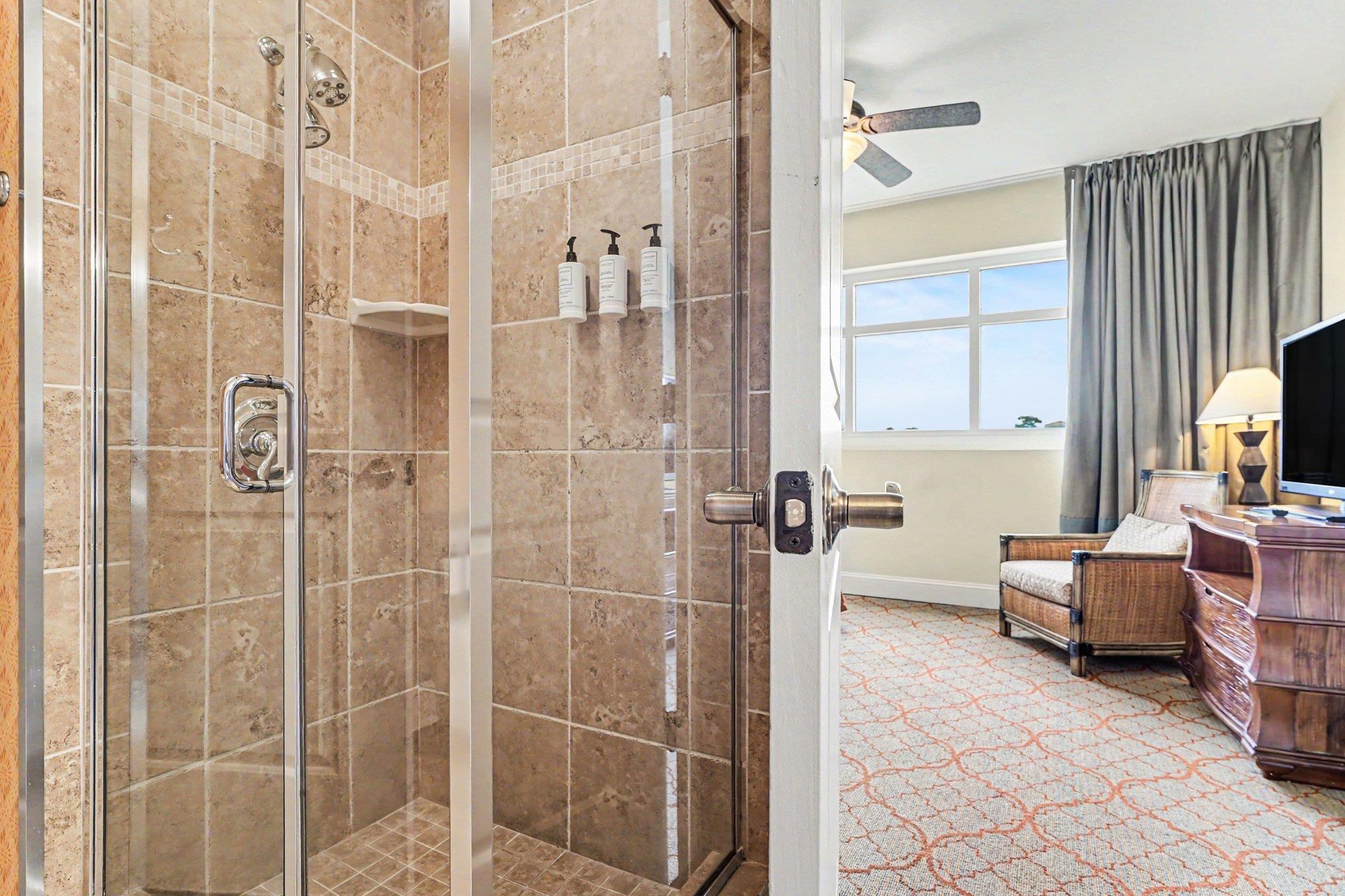 8121 Amalfi Pl. Property Photo 14