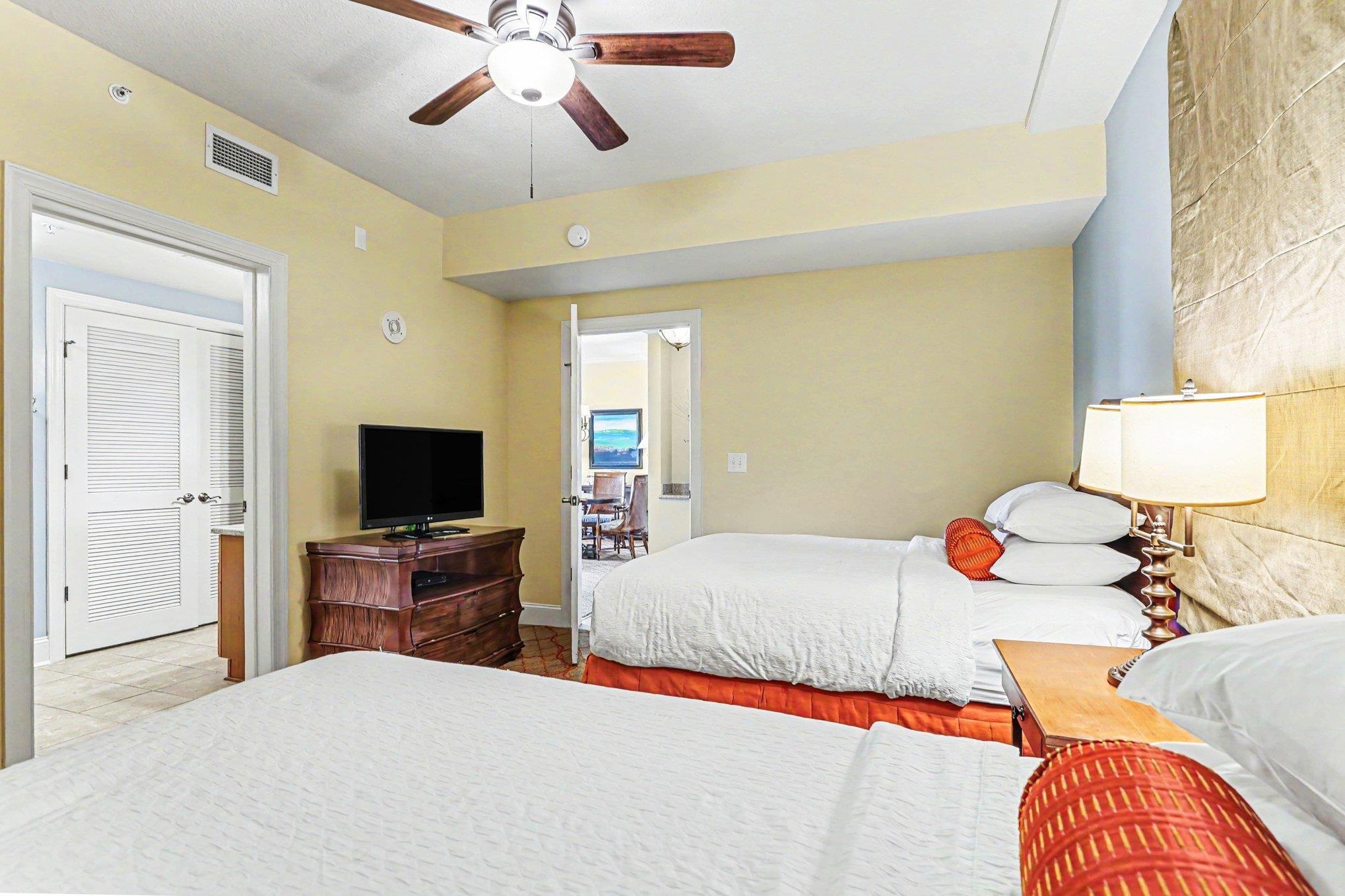 8121 Amalfi Pl. Property Photo 17