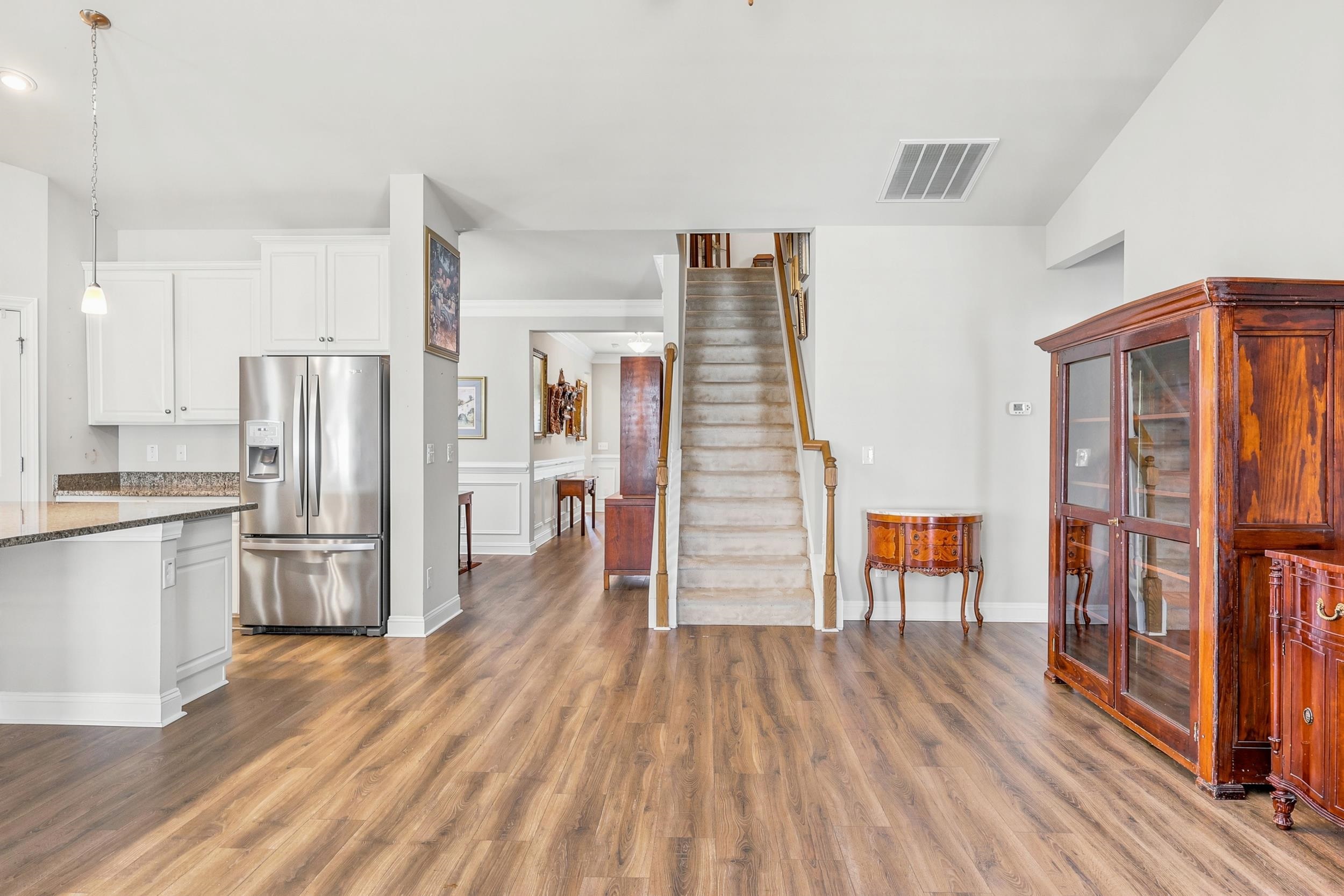 1852 Parish Way Property Photo 10