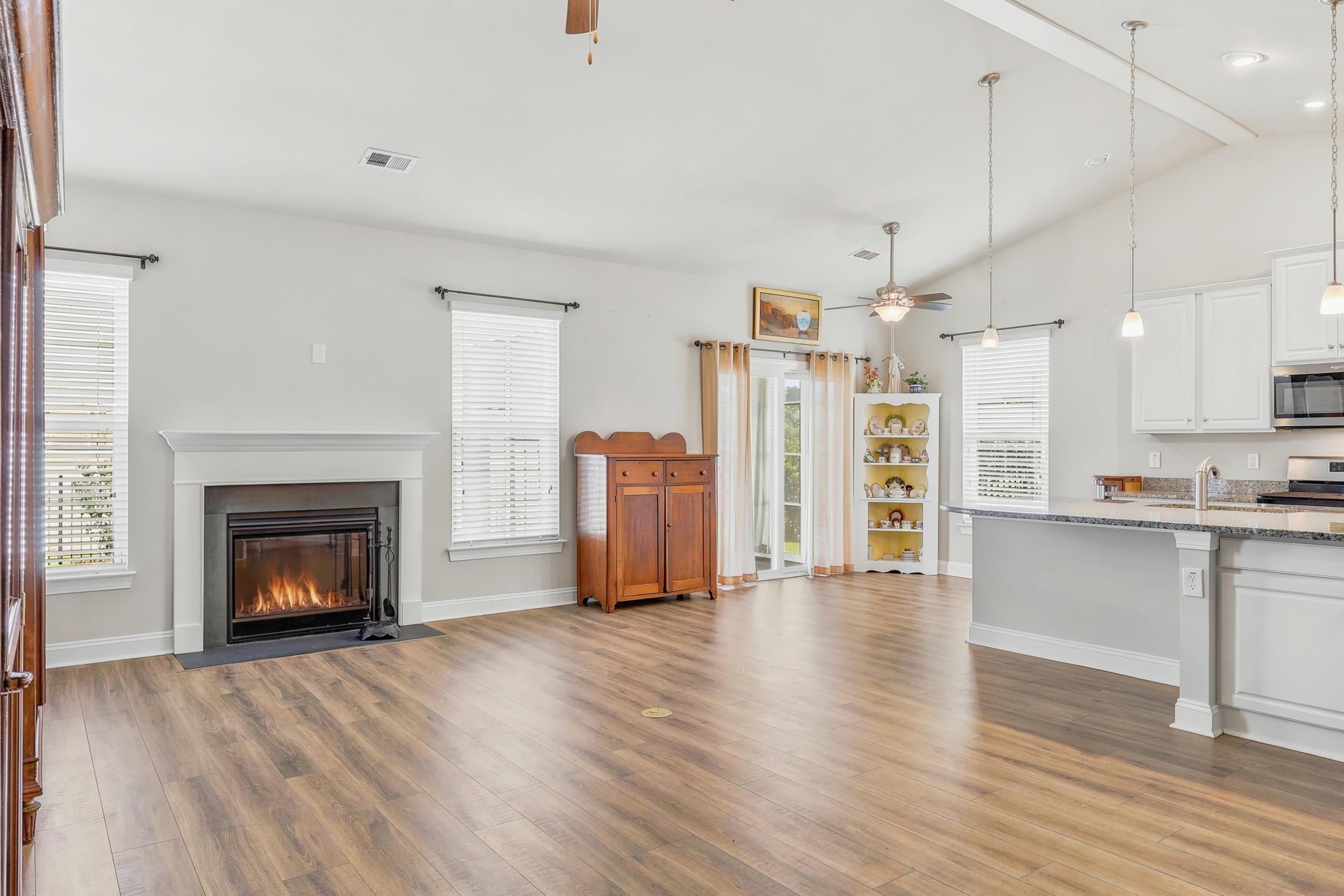 1852 Parish Way Property Photo 11