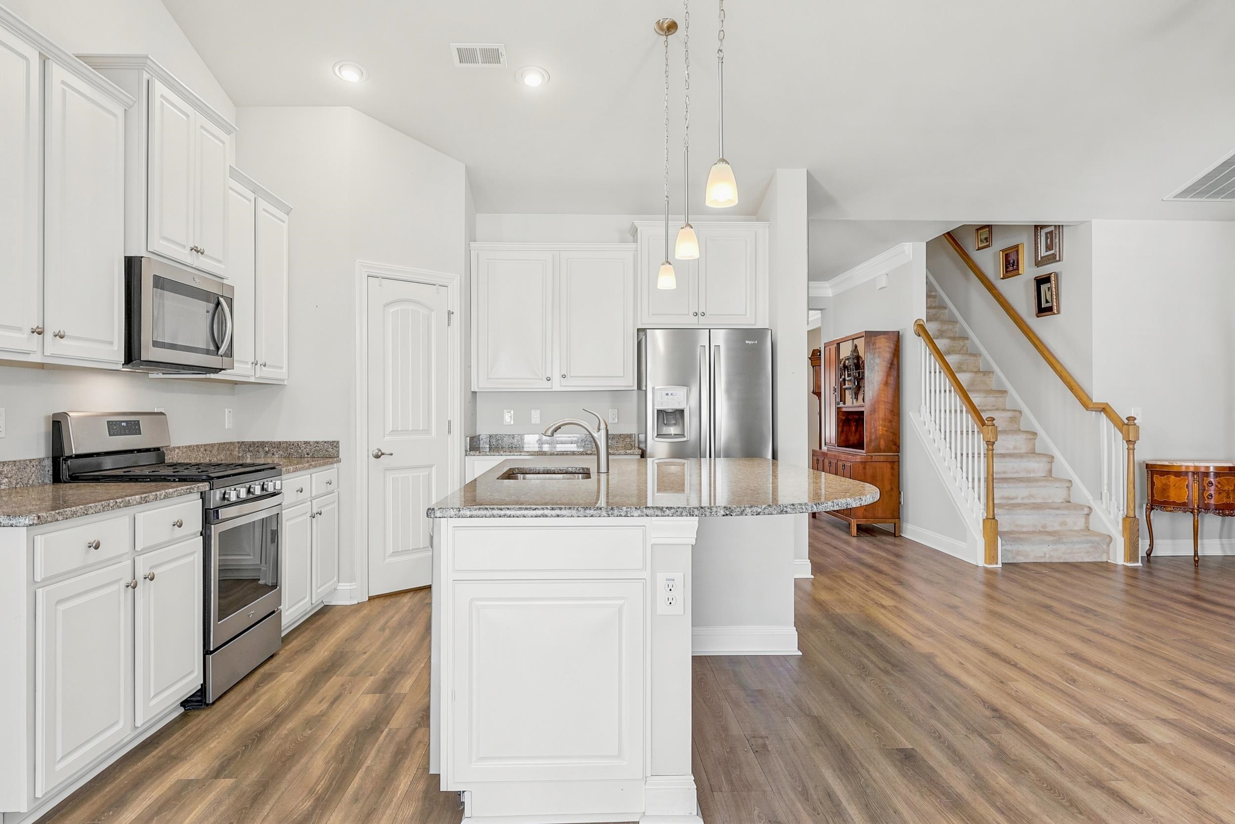 1852 Parish Way Property Photo 12