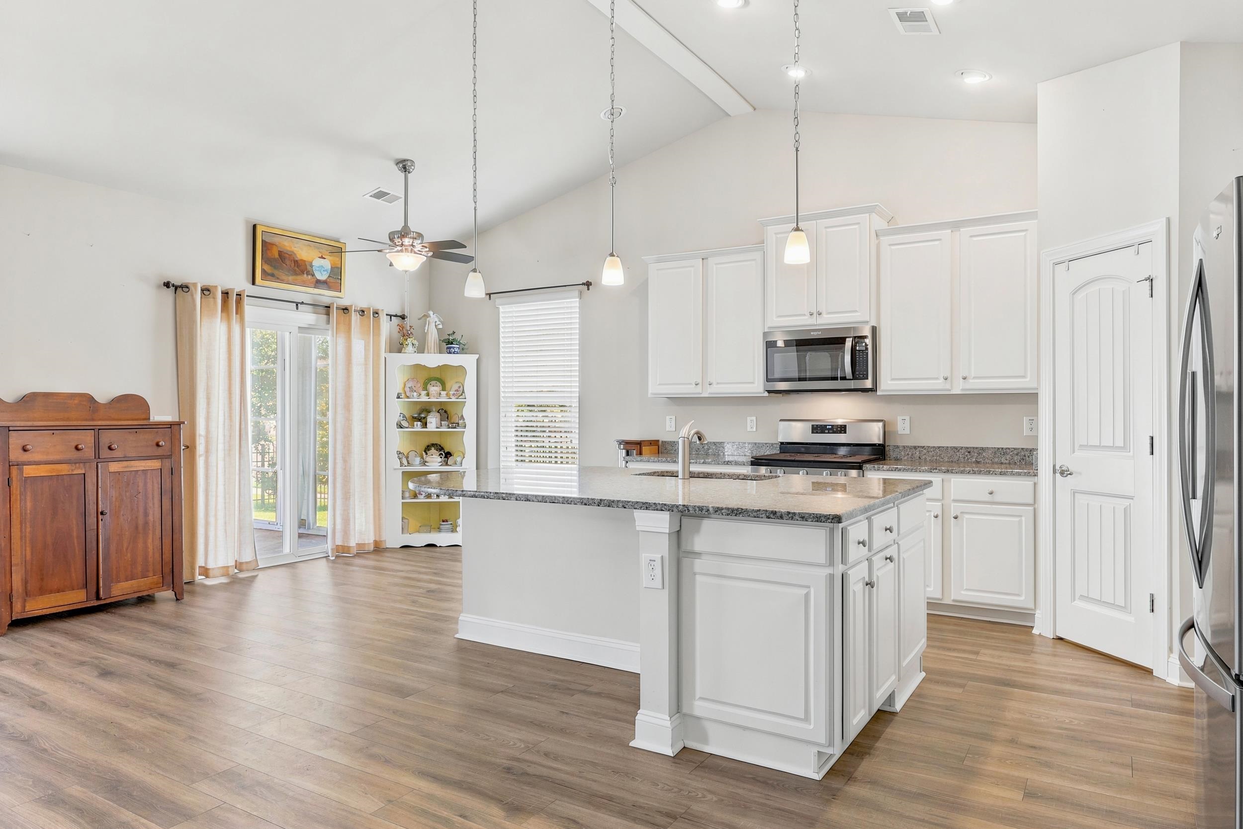 1852 Parish Way Property Photo 13