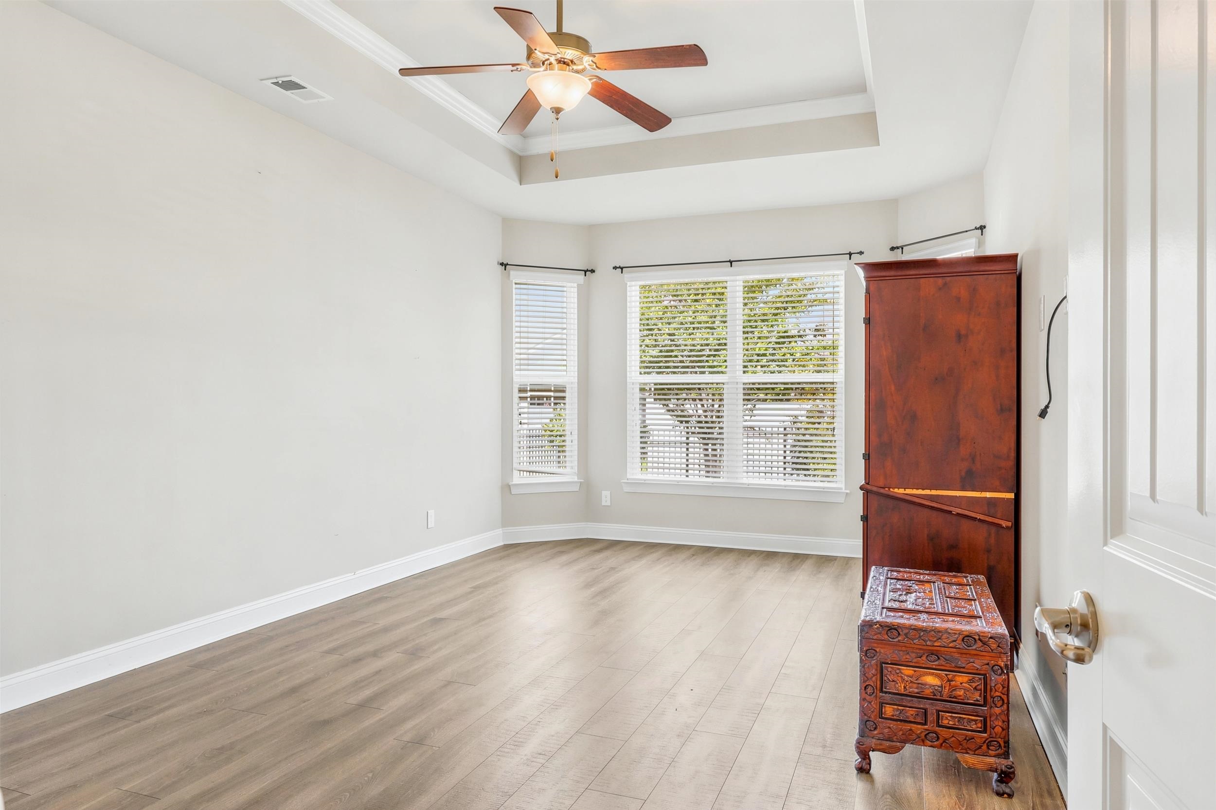 1852 Parish Way Property Photo 24