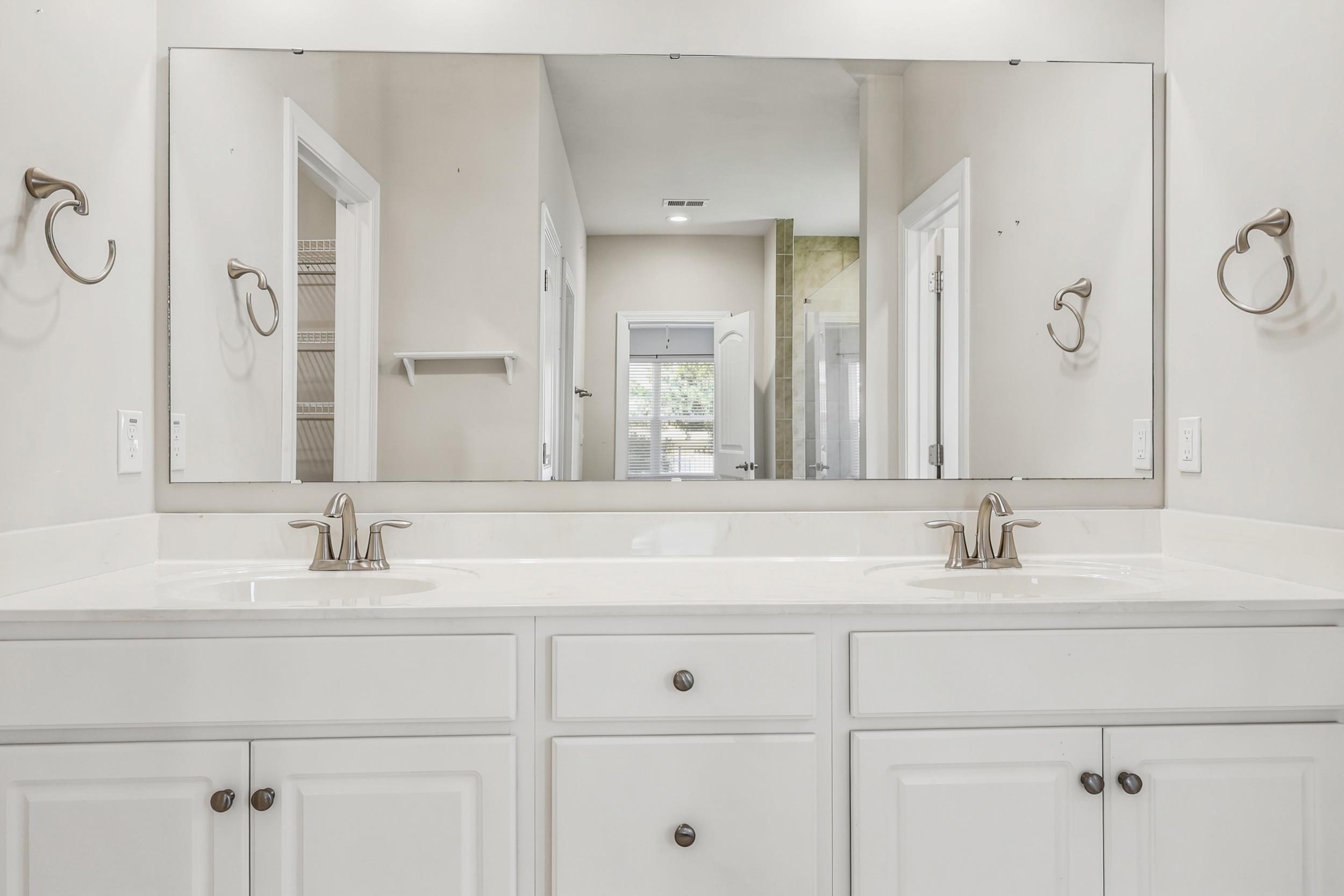 1852 Parish Way Property Photo 28