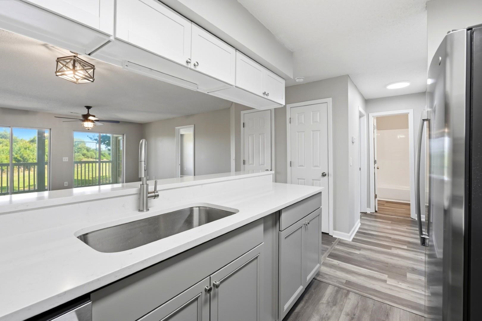 5040 Windsor Green Way Property Photo 8