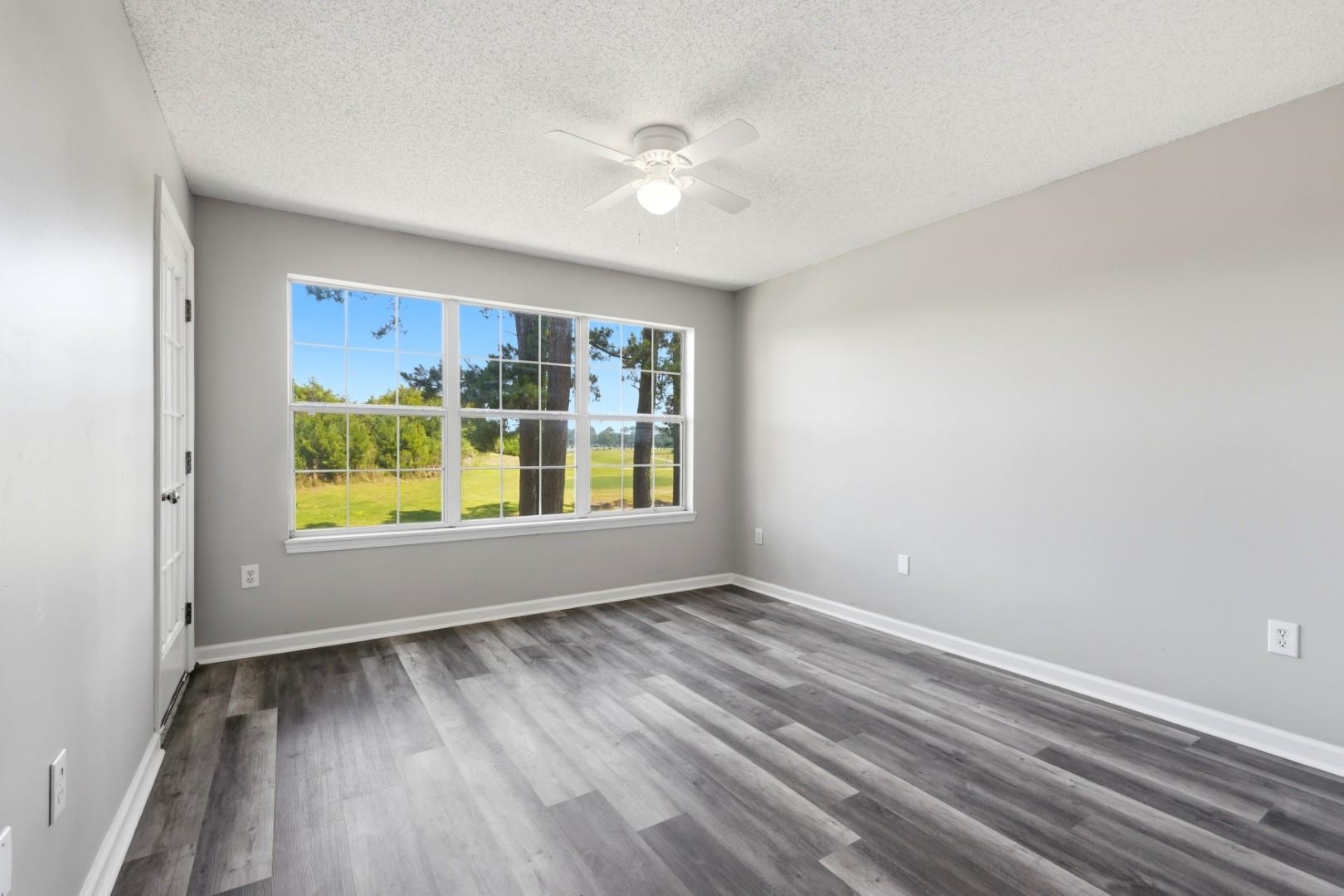 5040 Windsor Green Way Property Photo 13