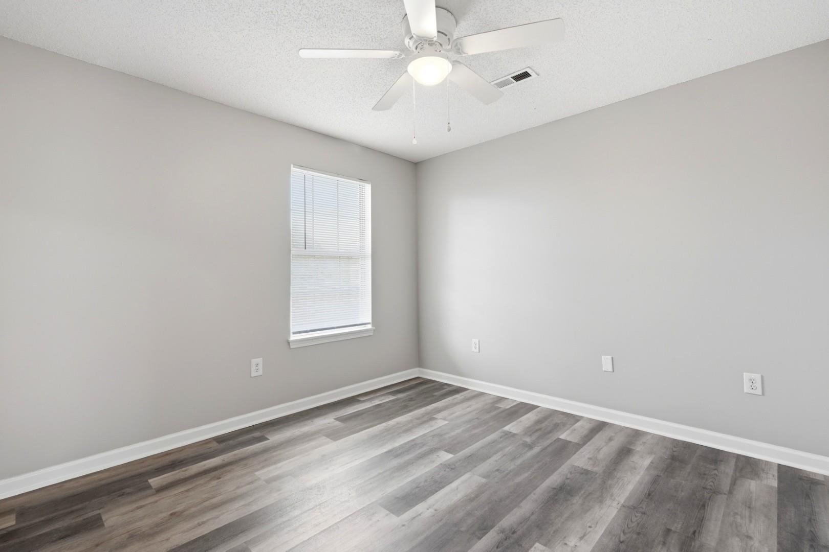 5040 Windsor Green Way Property Photo 15