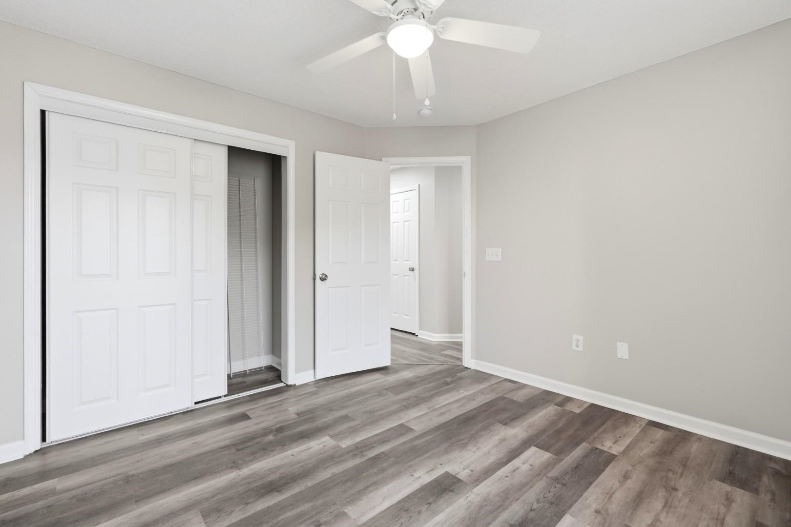 5040 Windsor Green Way Property Photo 17