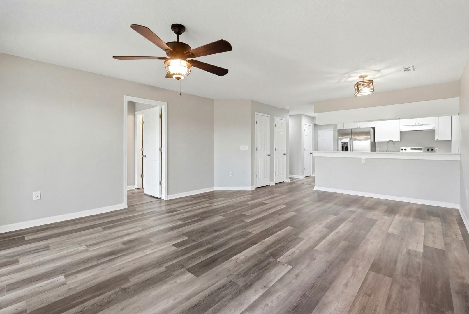 5040 Windsor Green Way Property Photo 18