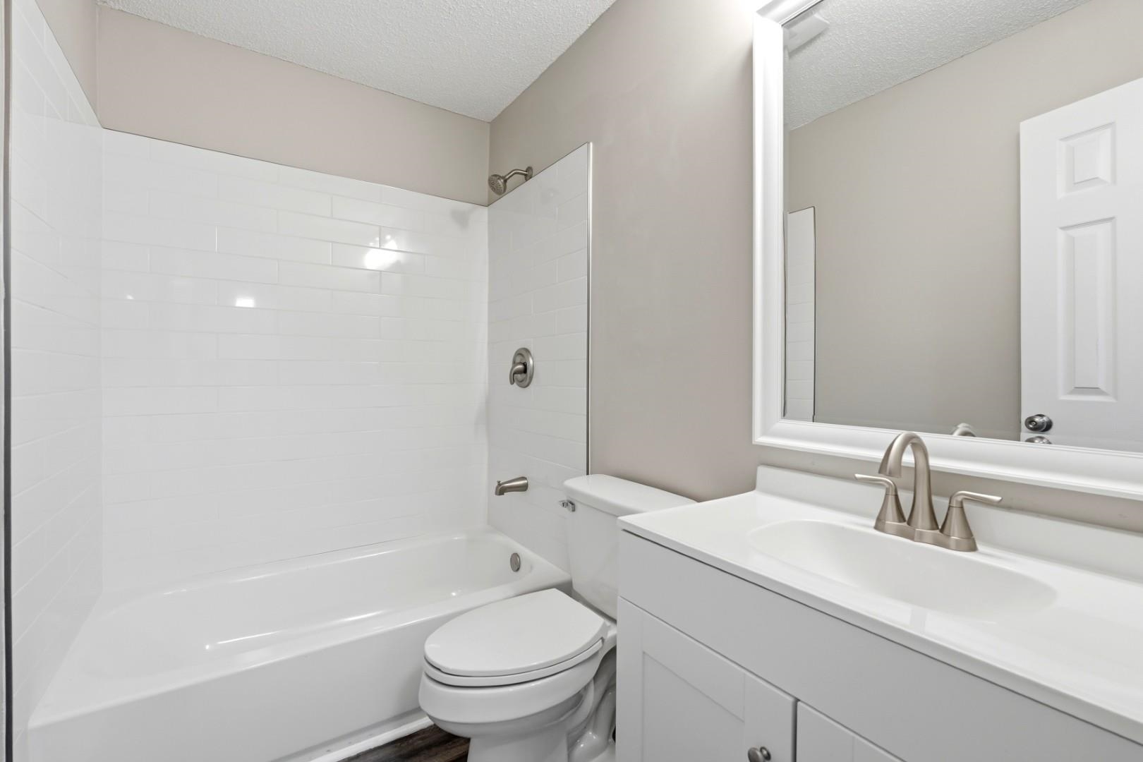 5040 Windsor Green Way Property Photo 24