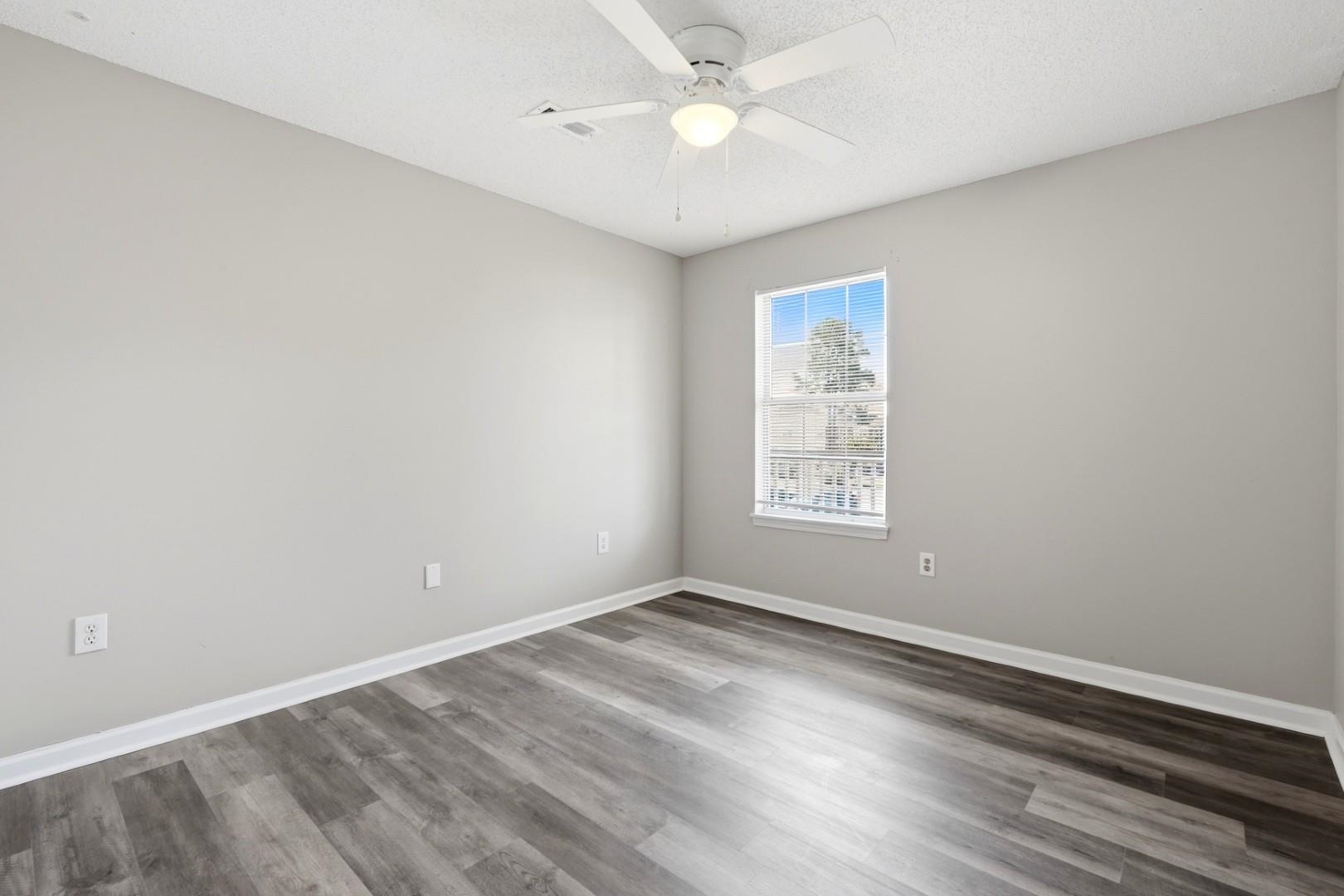 5040 Windsor Green Way Property Photo 25