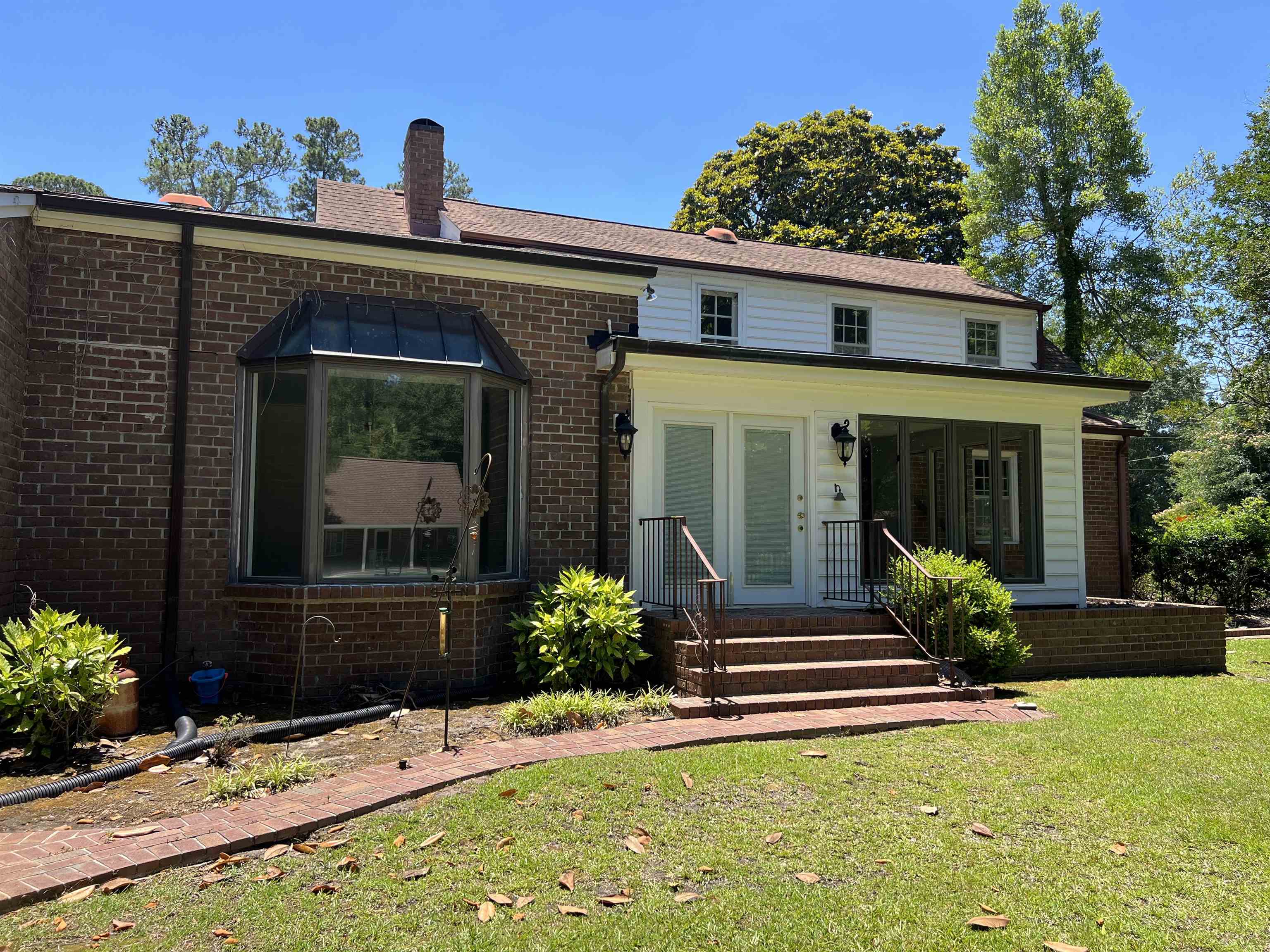 5619 Main St. Property Photo 4