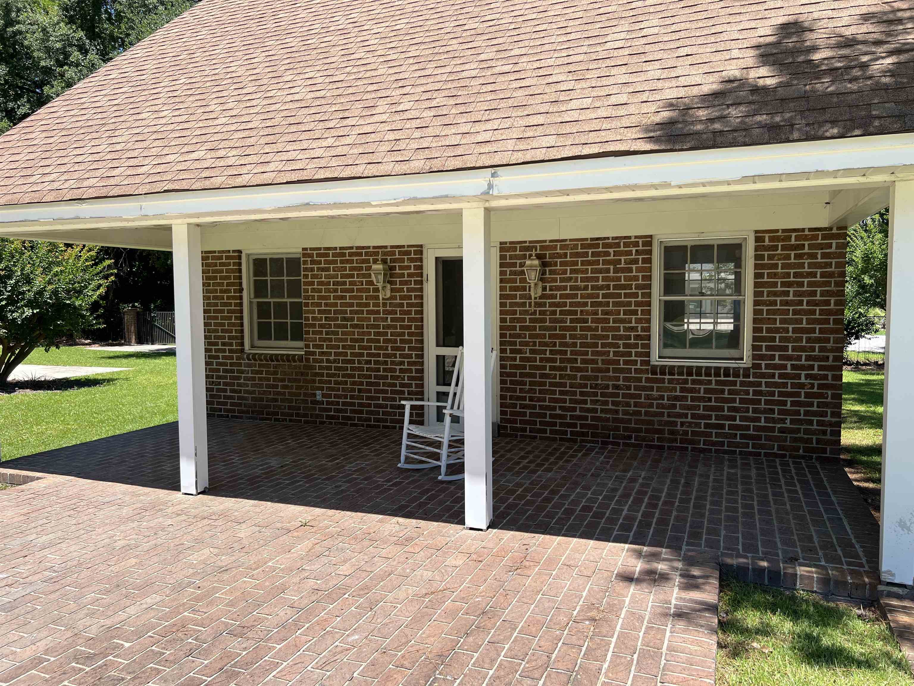 5619 Main St. Property Photo 7