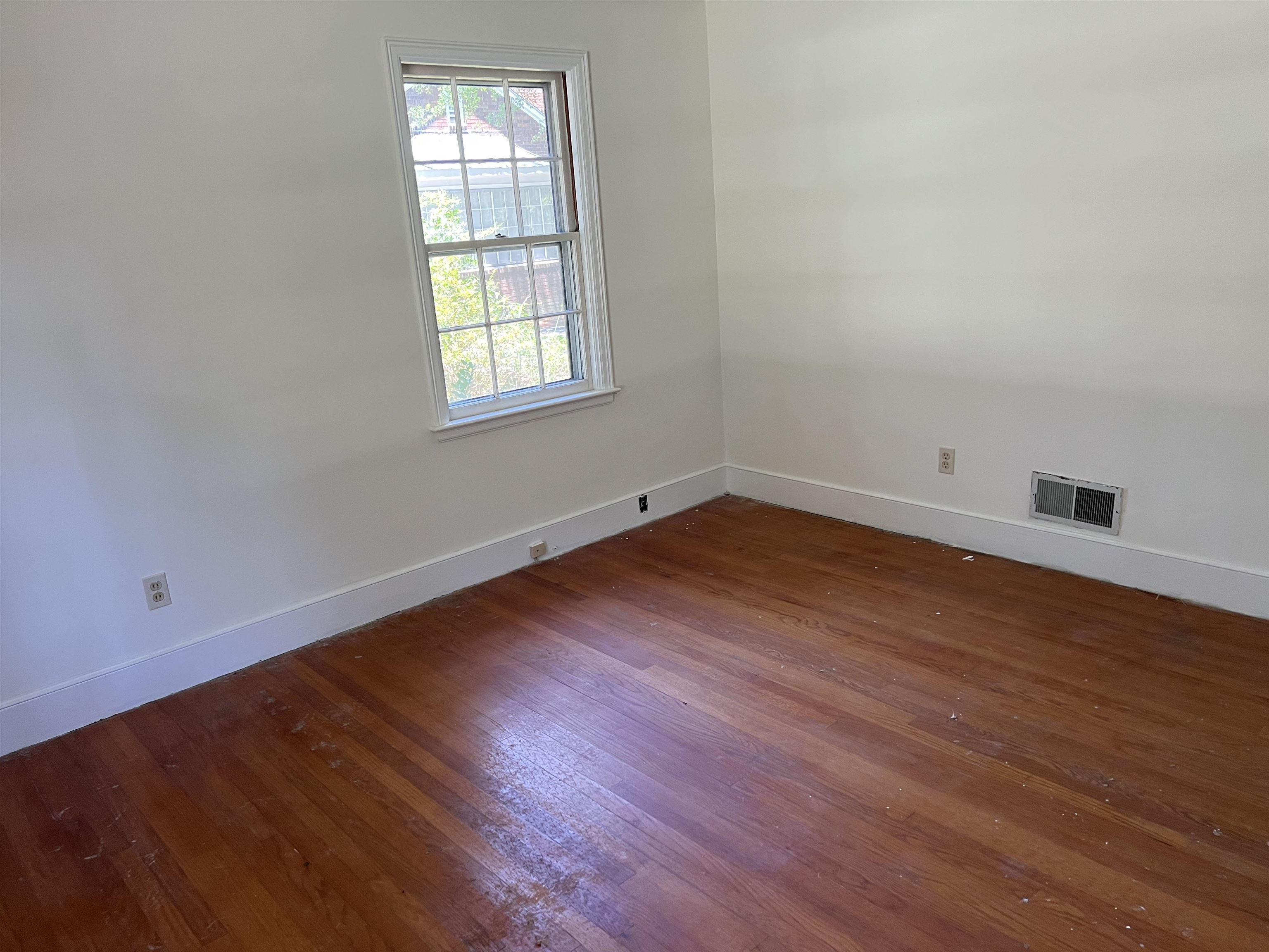 5619 Main St. Property Photo 16