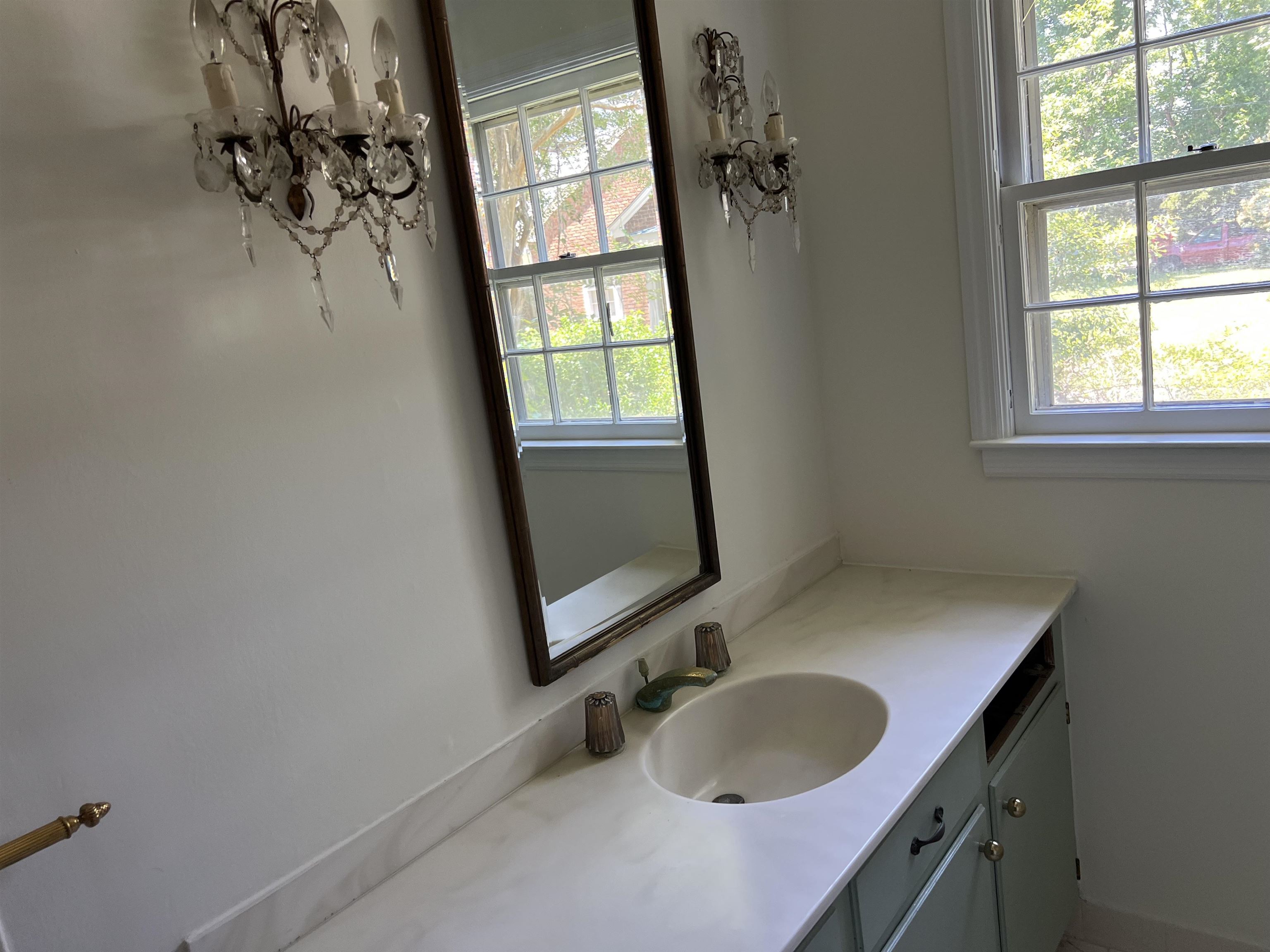 5619 Main St. Property Photo 19