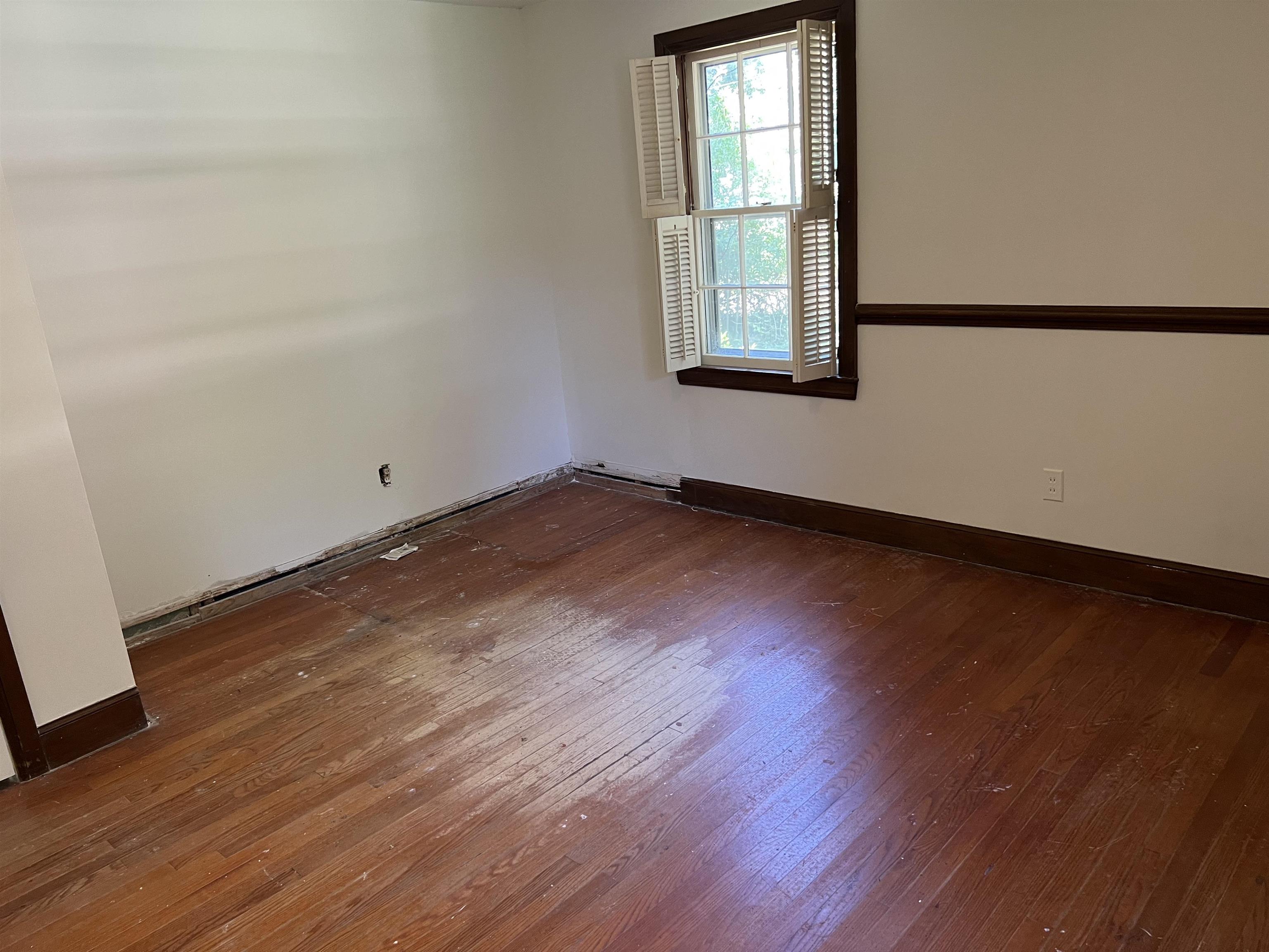 5619 Main St. Property Photo 24