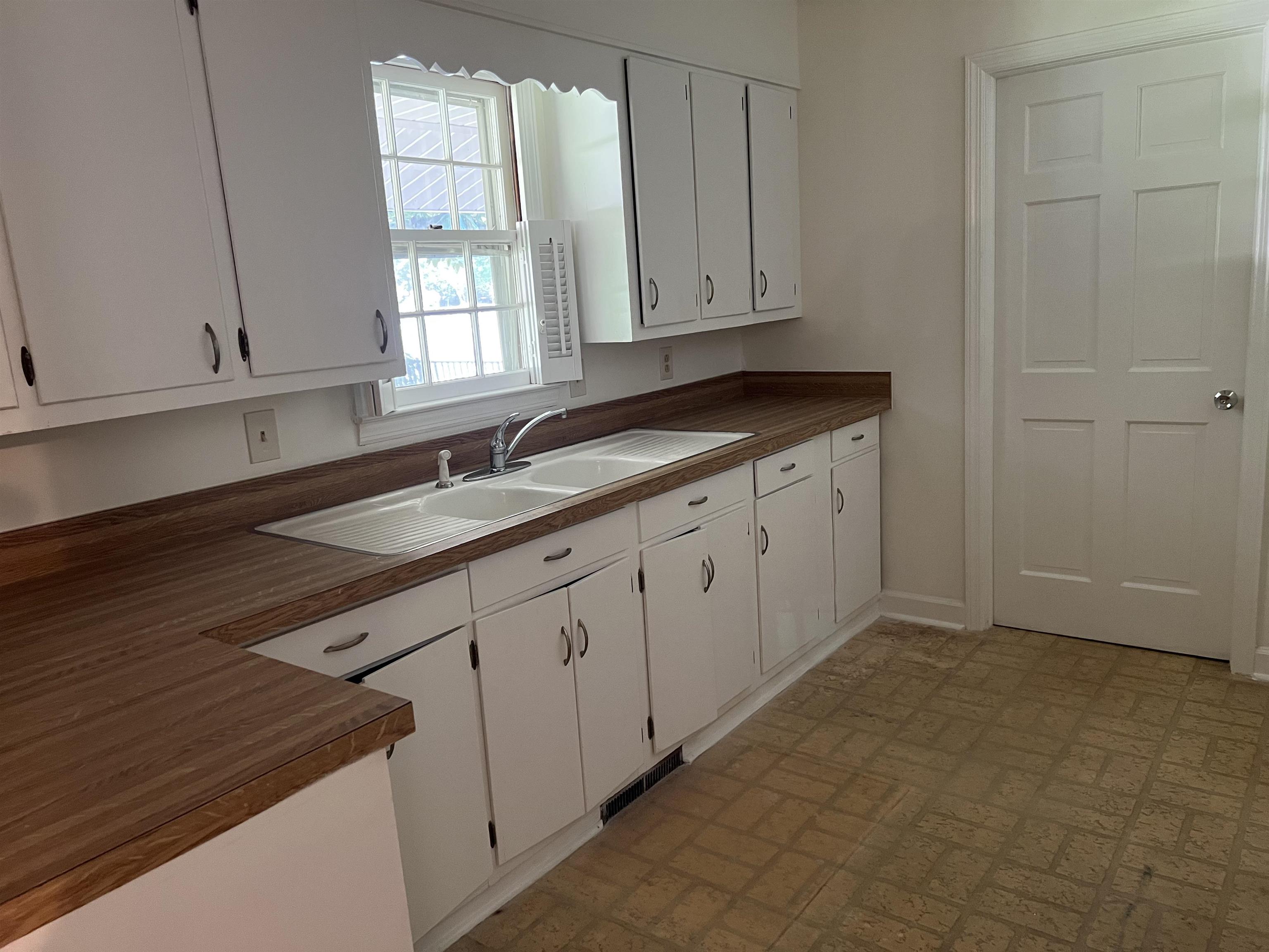 5619 Main St. Property Photo 52