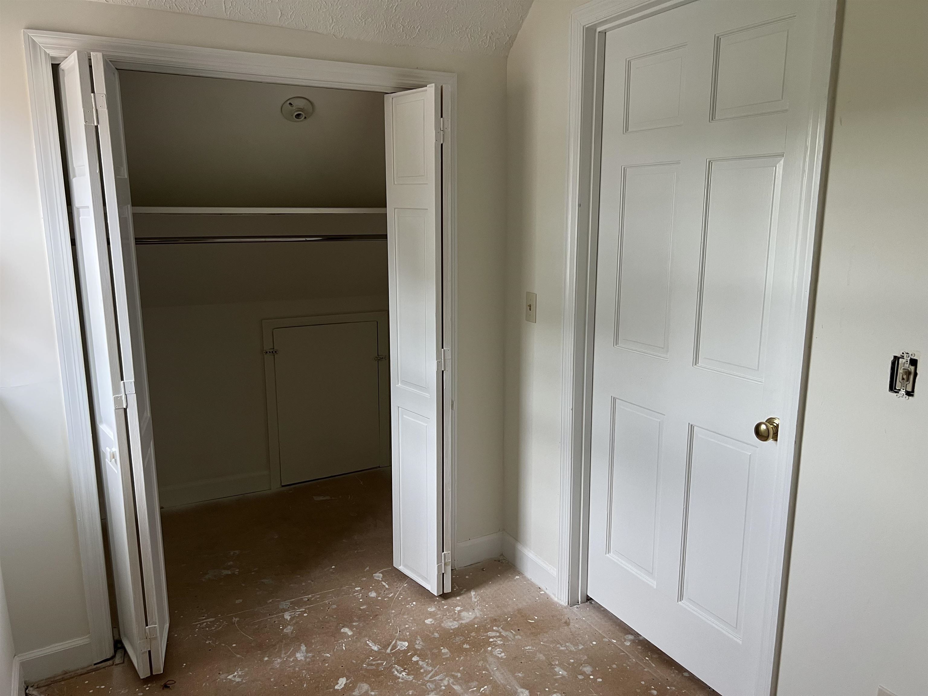 5619 Main St. Property Photo 58