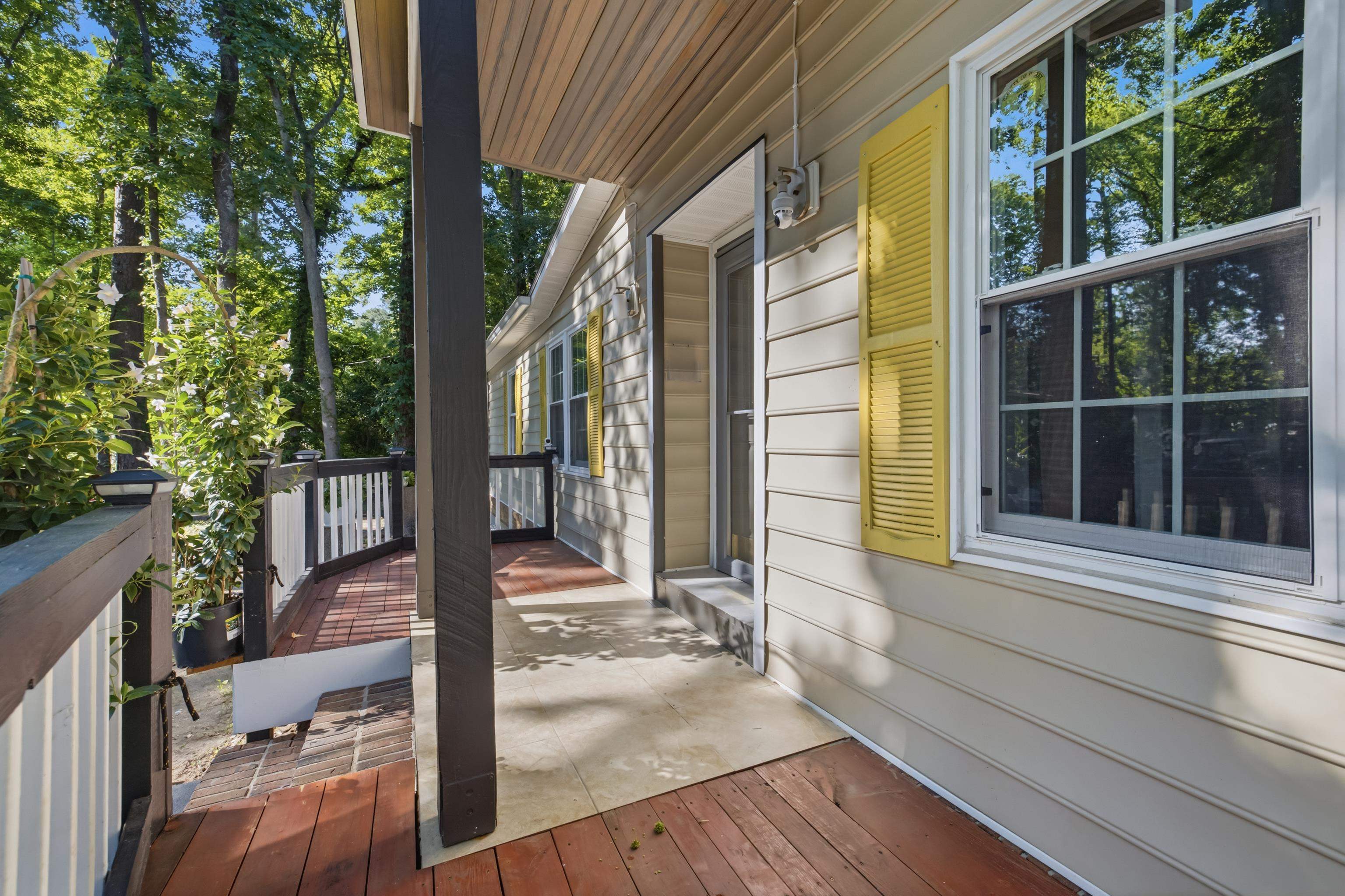 391 Di-cindy Ln. Property Photo 7
