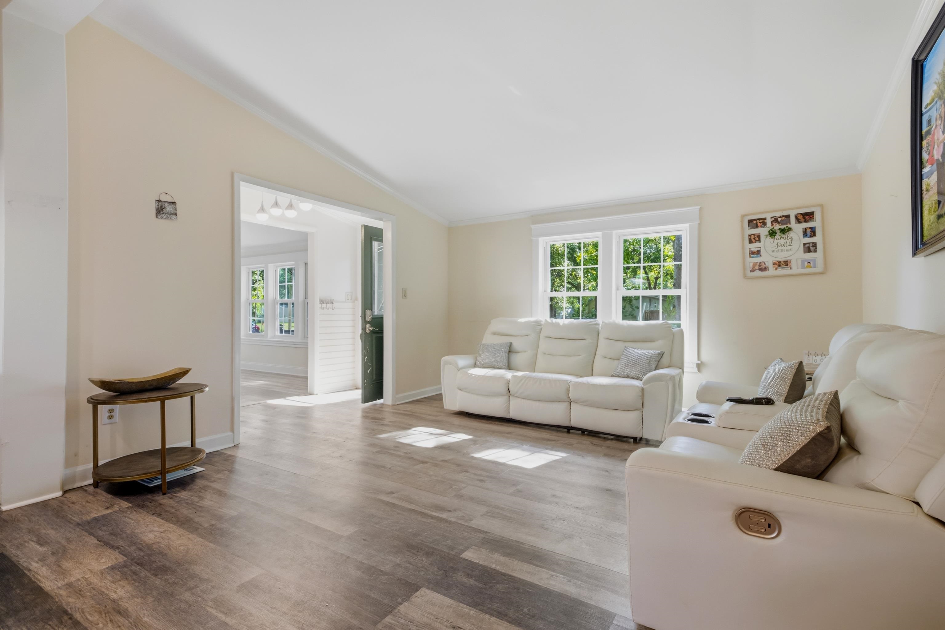 391 Di-cindy Ln. Property Photo 13